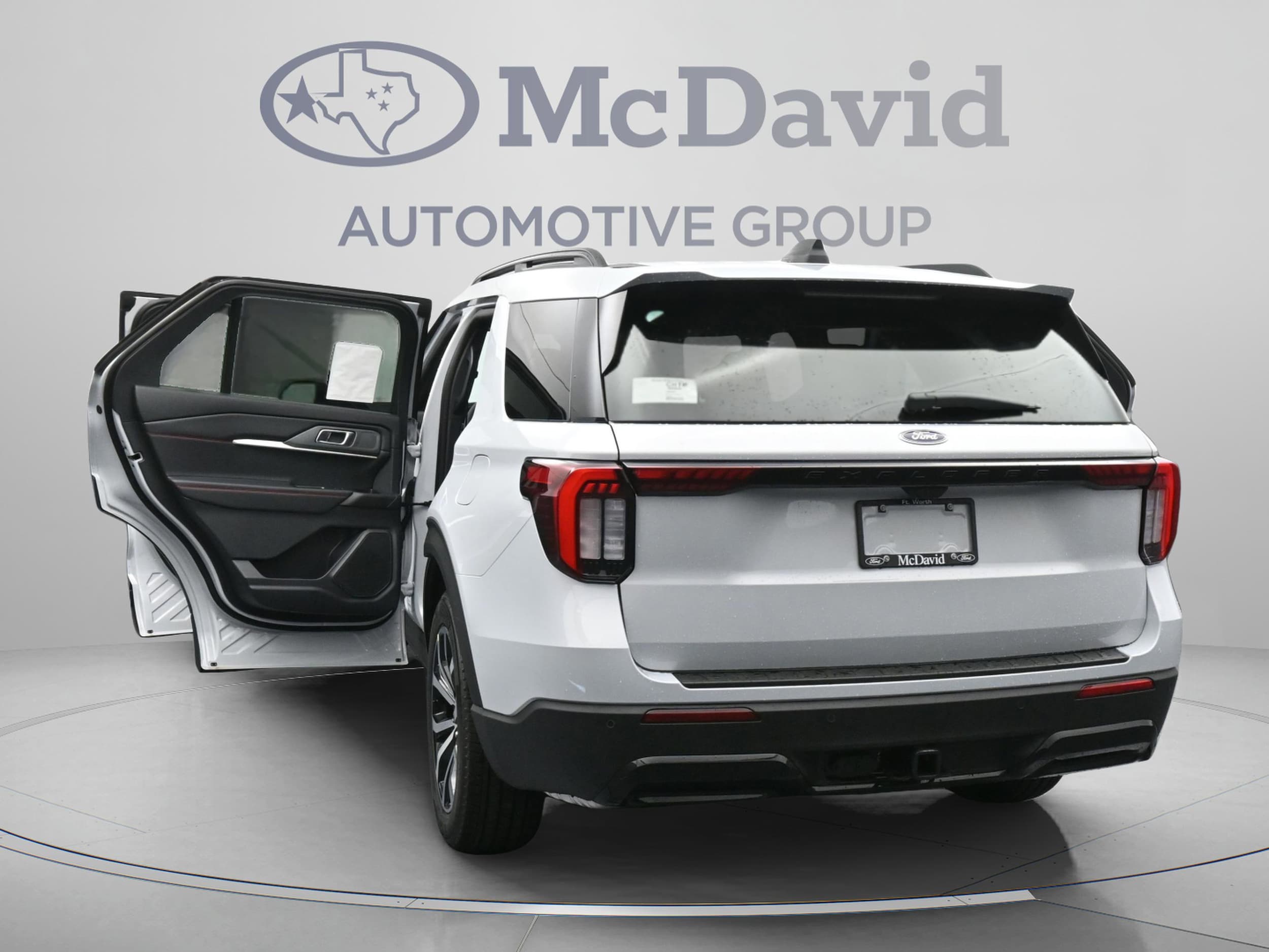 2026 Ford Explorer ST-Line - Photo 29