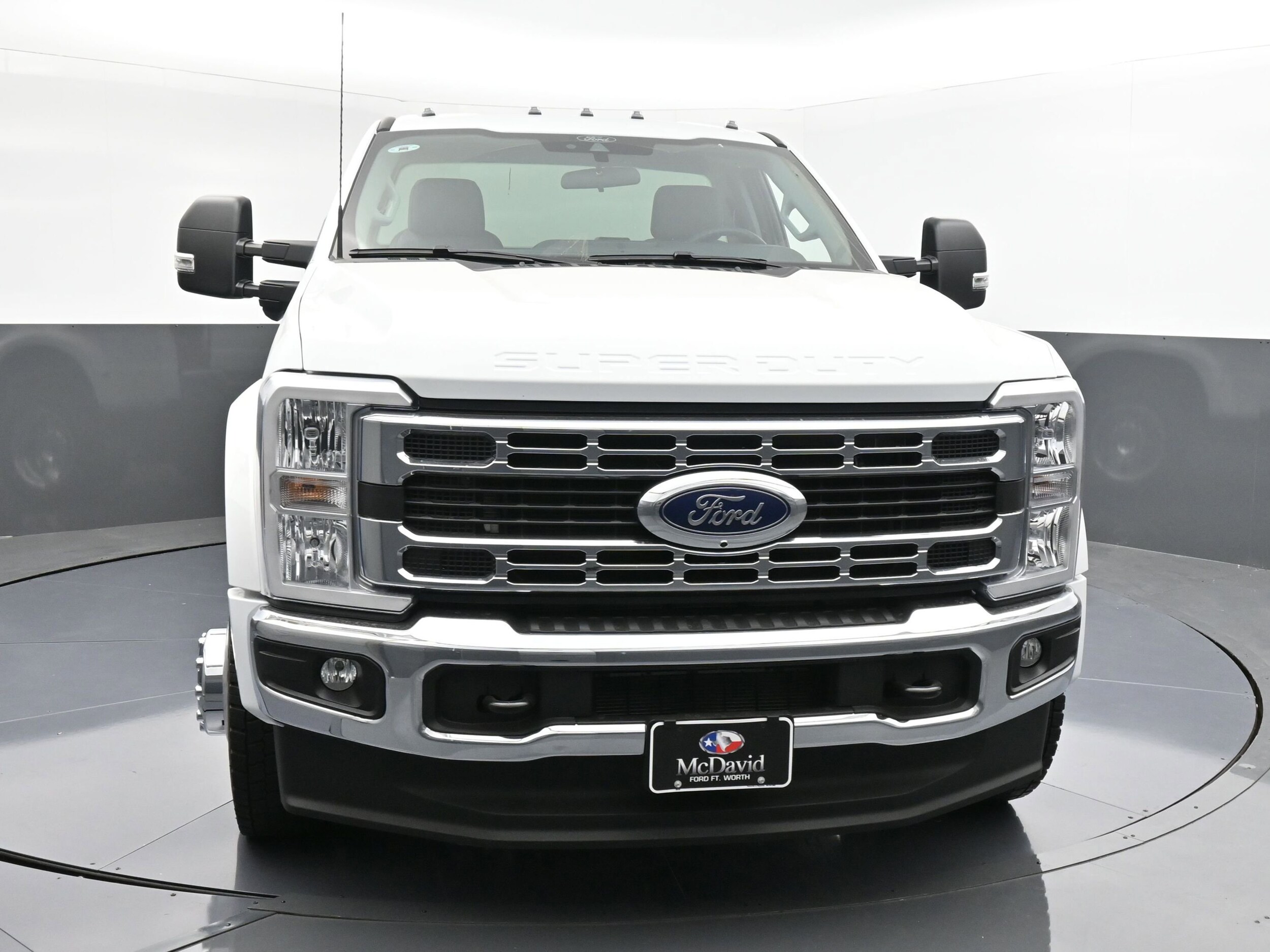 2025 Ford F-450 XLT photo 2