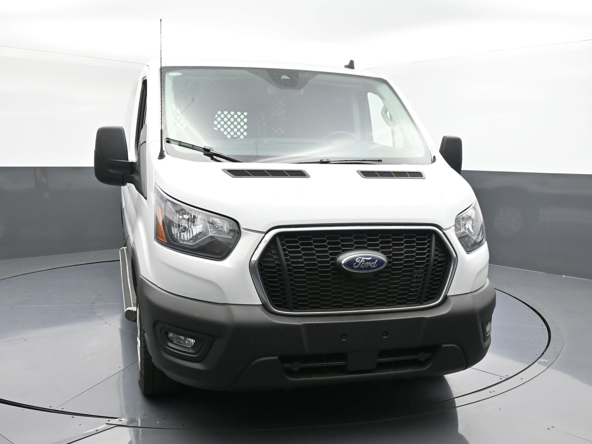 2023 Ford Transit photo 2
