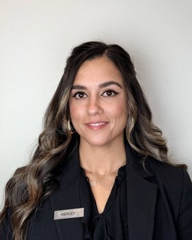 Staff member Ashley Smith from ID_b368e0