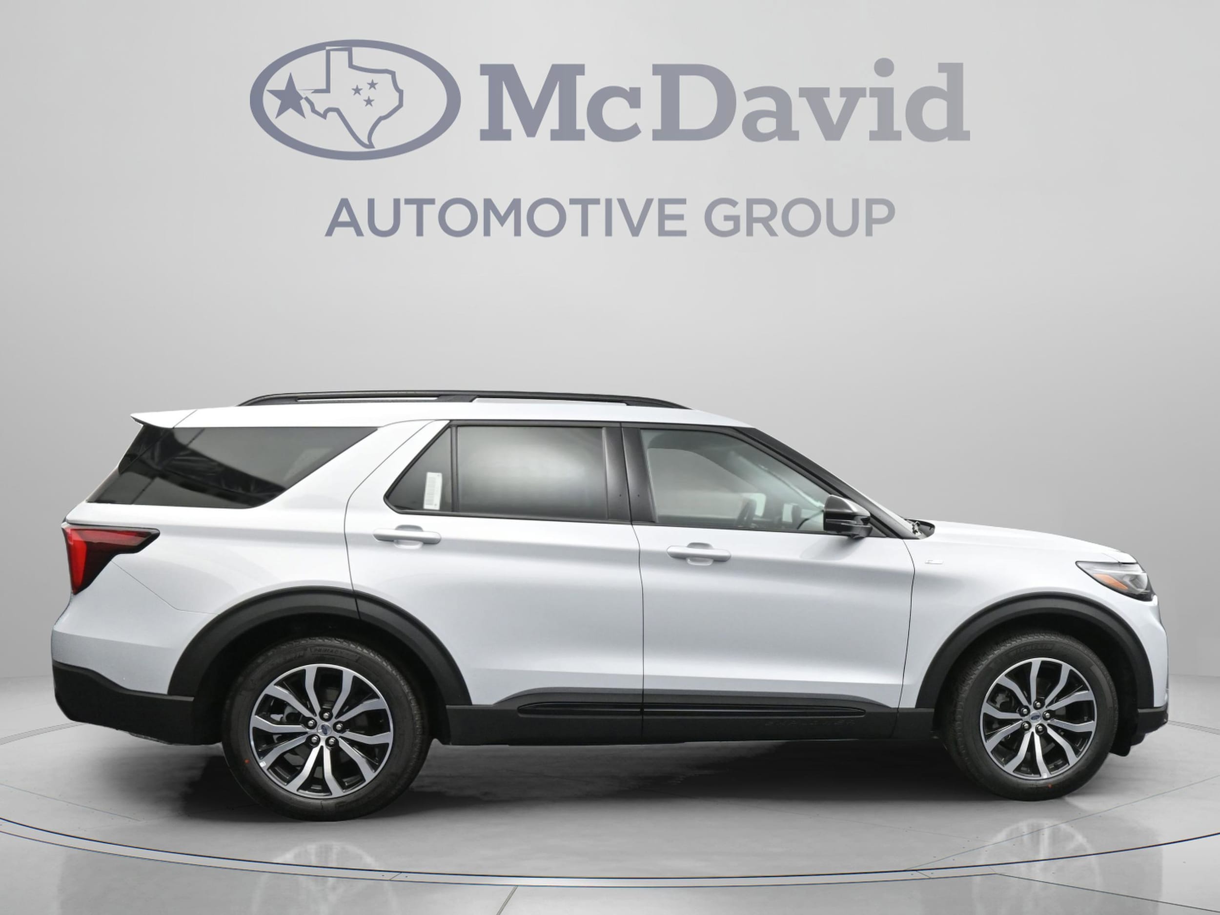 2026 Ford Explorer ST-Line - Photo 9