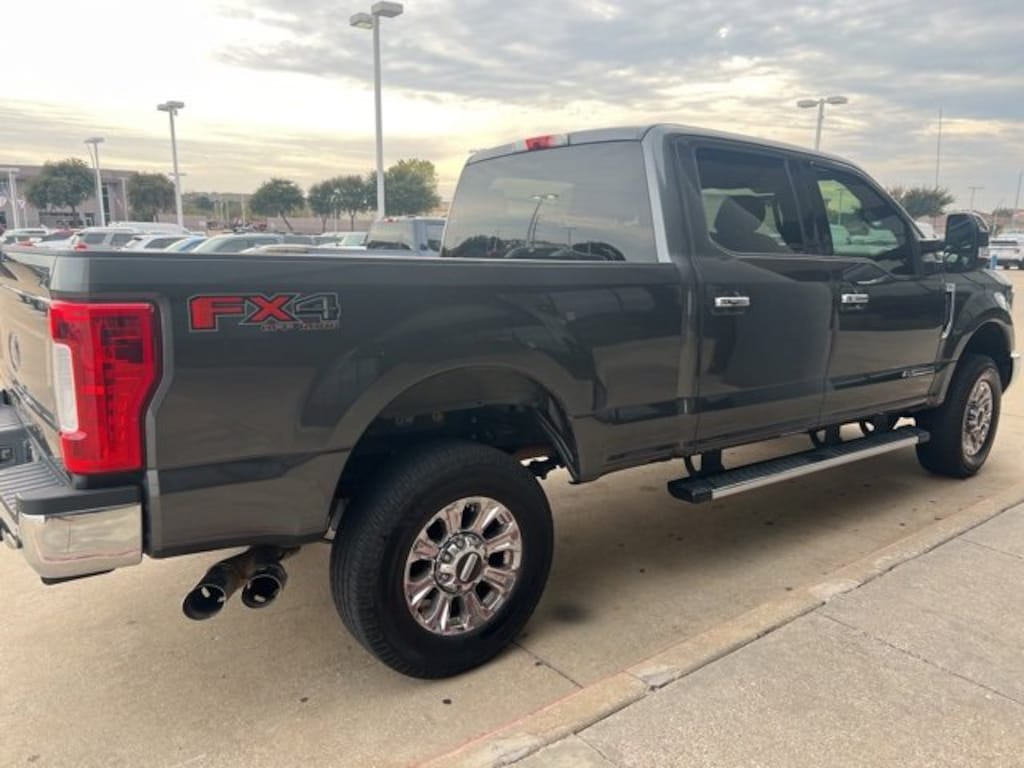 Used 2019 Ford F-250 XLT Truck Crew Cab