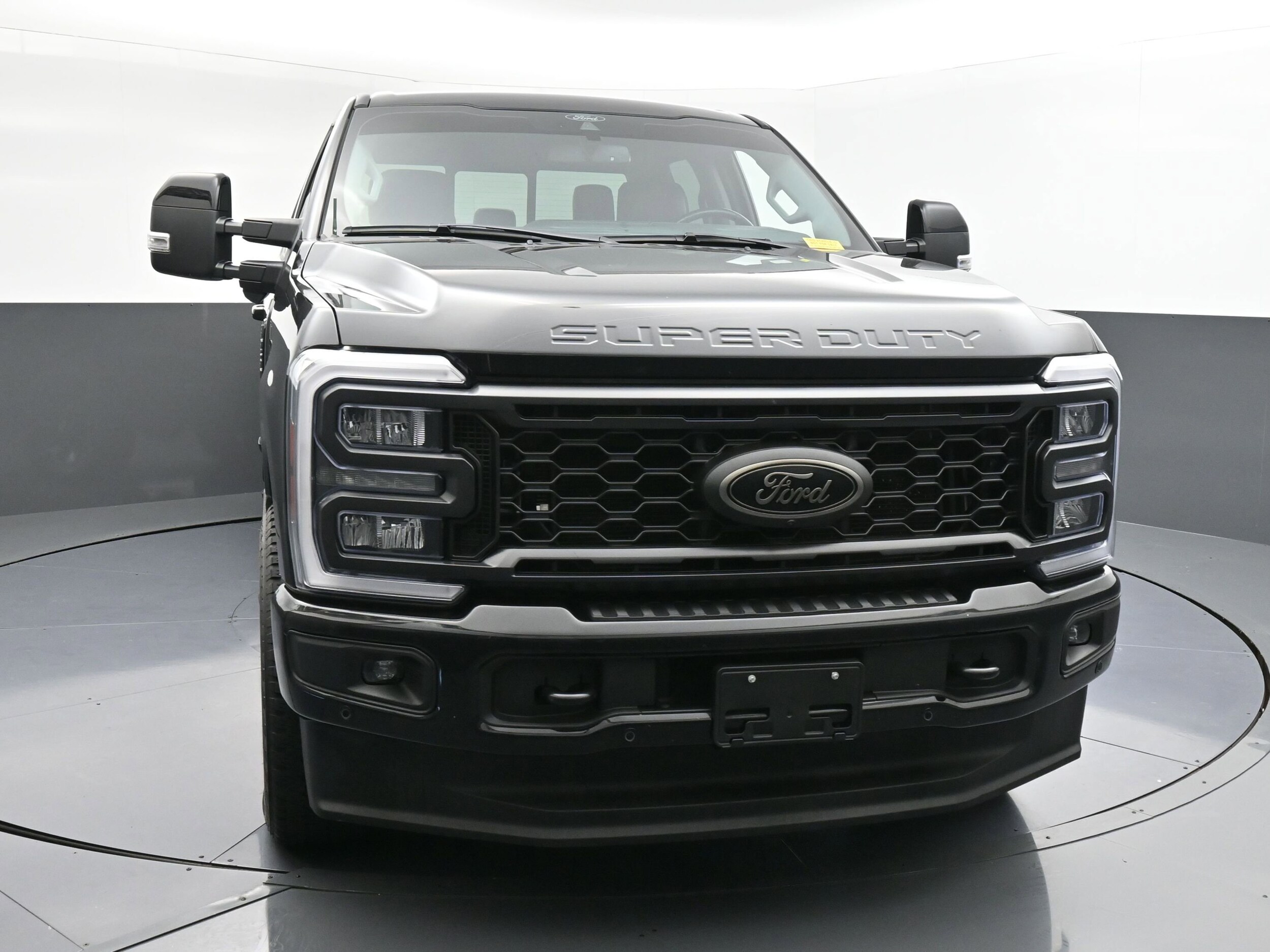 2024 Ford F-250 Lariat photo 2