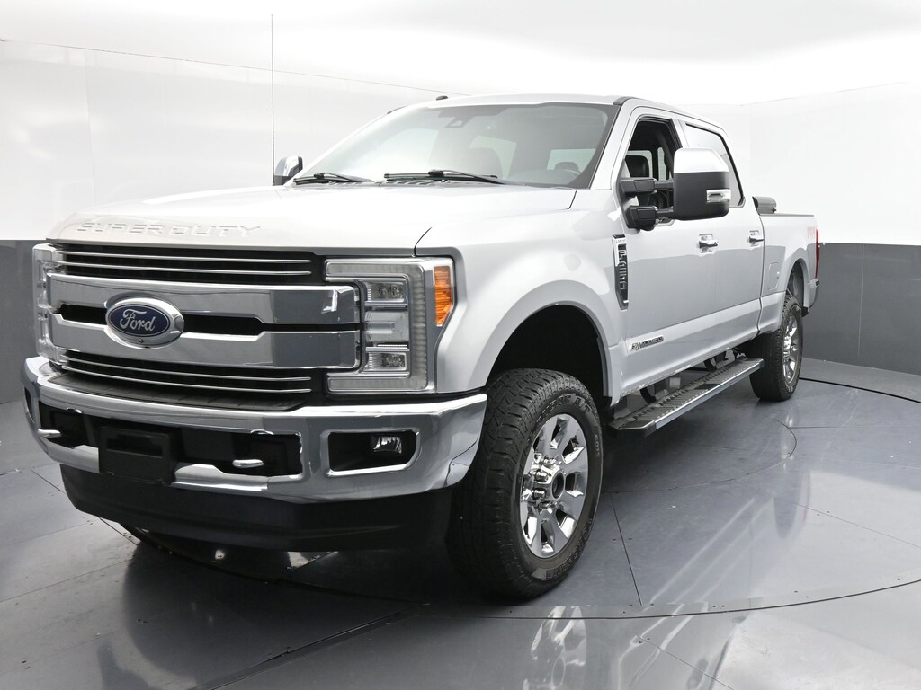 Used 2018 Ford F-250 LARIAT Truck Crew Cab