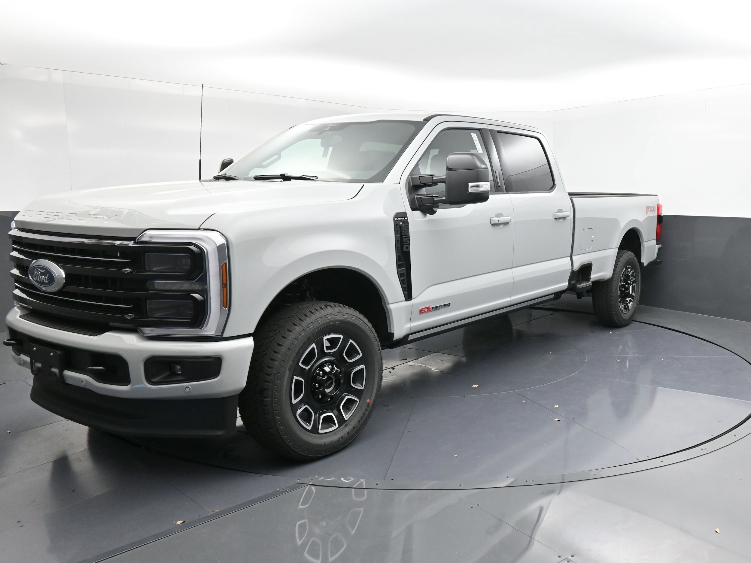 2026 Ford F-350 Platinum 4x4 Crew Cab 8' Box SRW's photo
