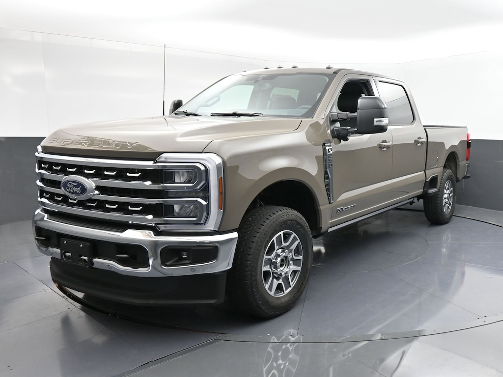 New 2026 Ford F-250 LARIAT Truck Crew Cab
