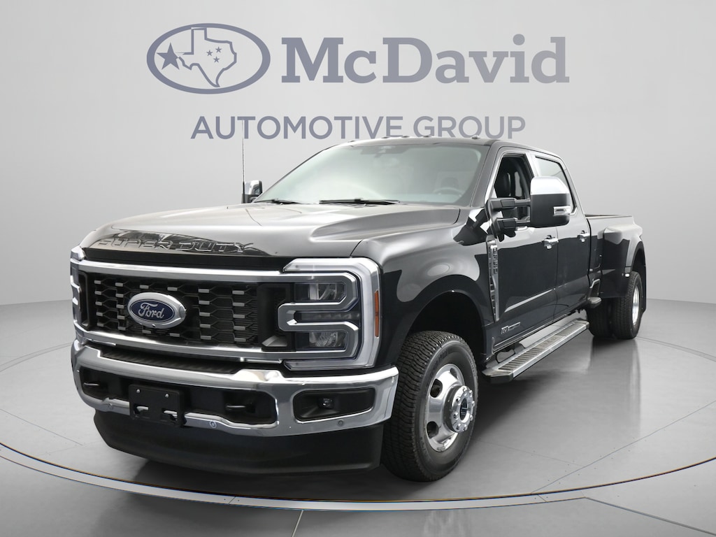 New 2026 Ford F-350 LARIAT Truck Crew Cab