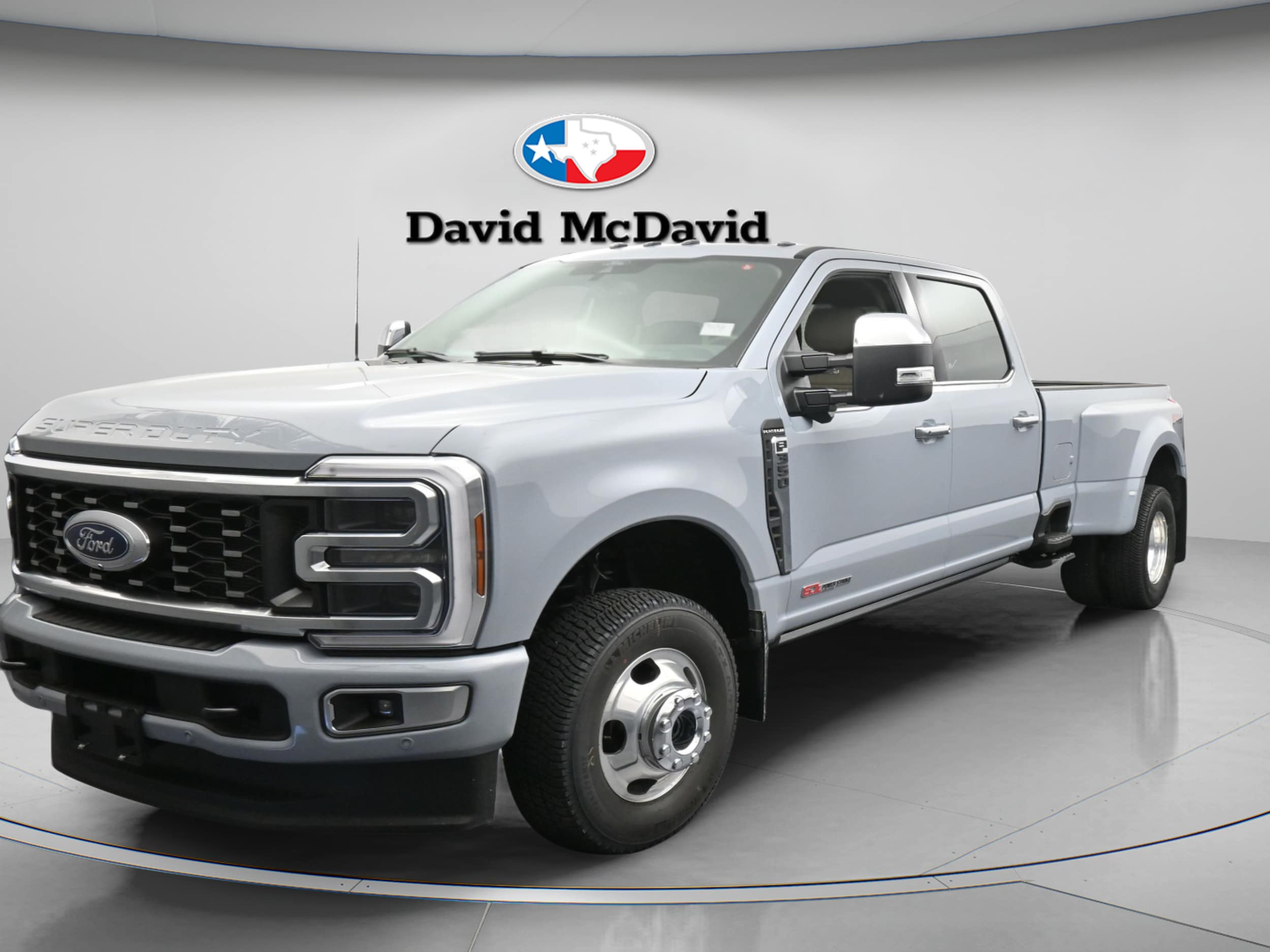 2026 Ford F-350 Platinum 4x4 Crew Cab 8' Box DRW's photo
