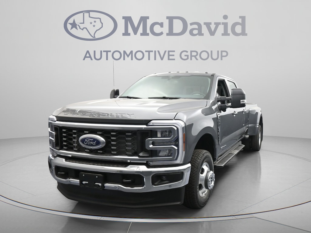 New 2026 Ford F-350 LARIAT Truck Crew Cab
