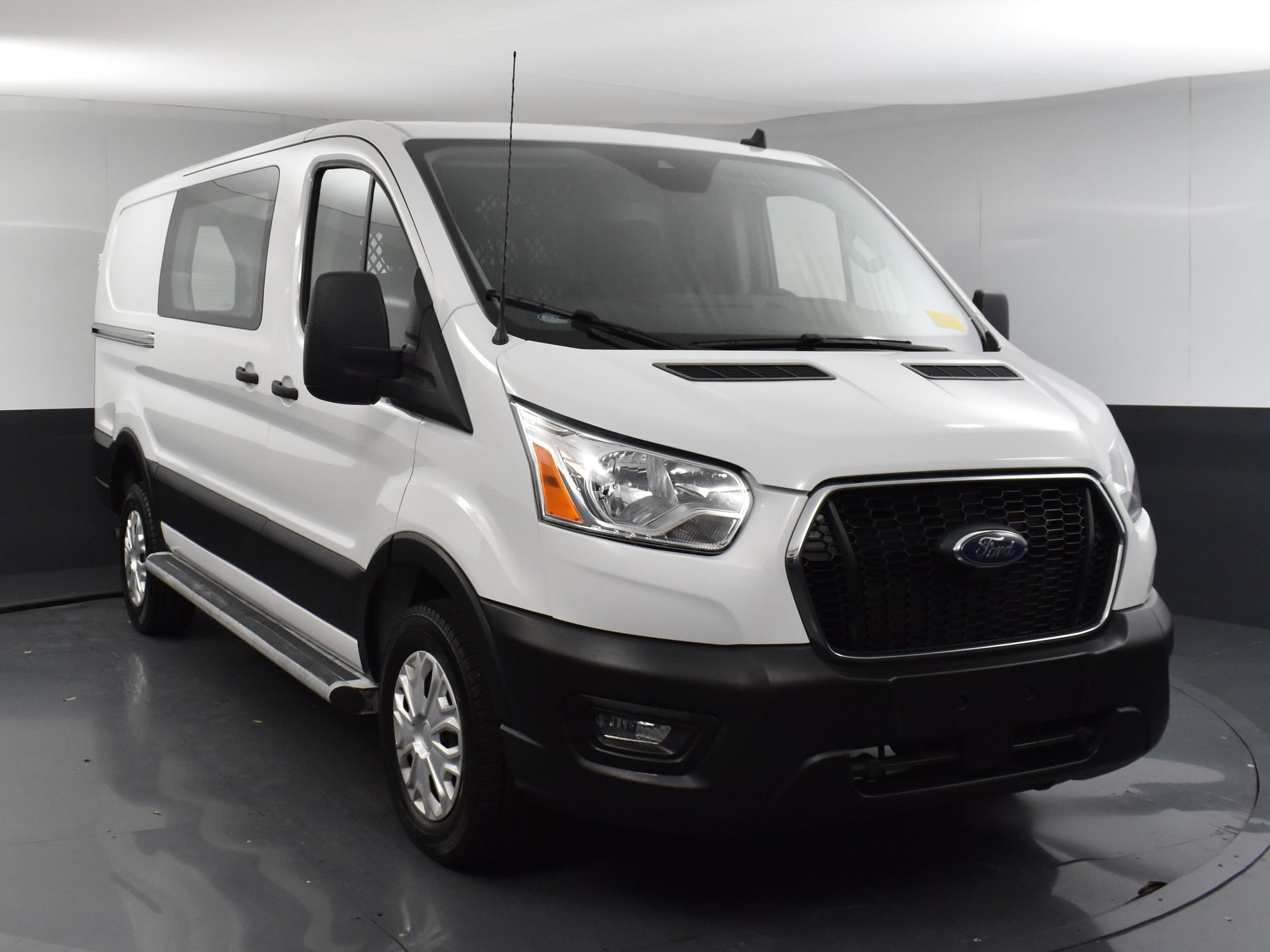 Used 2022 Ford Transit Van Base with VIN 1FTBR1Y88NKA24444 for sale in Fort Worth, TX