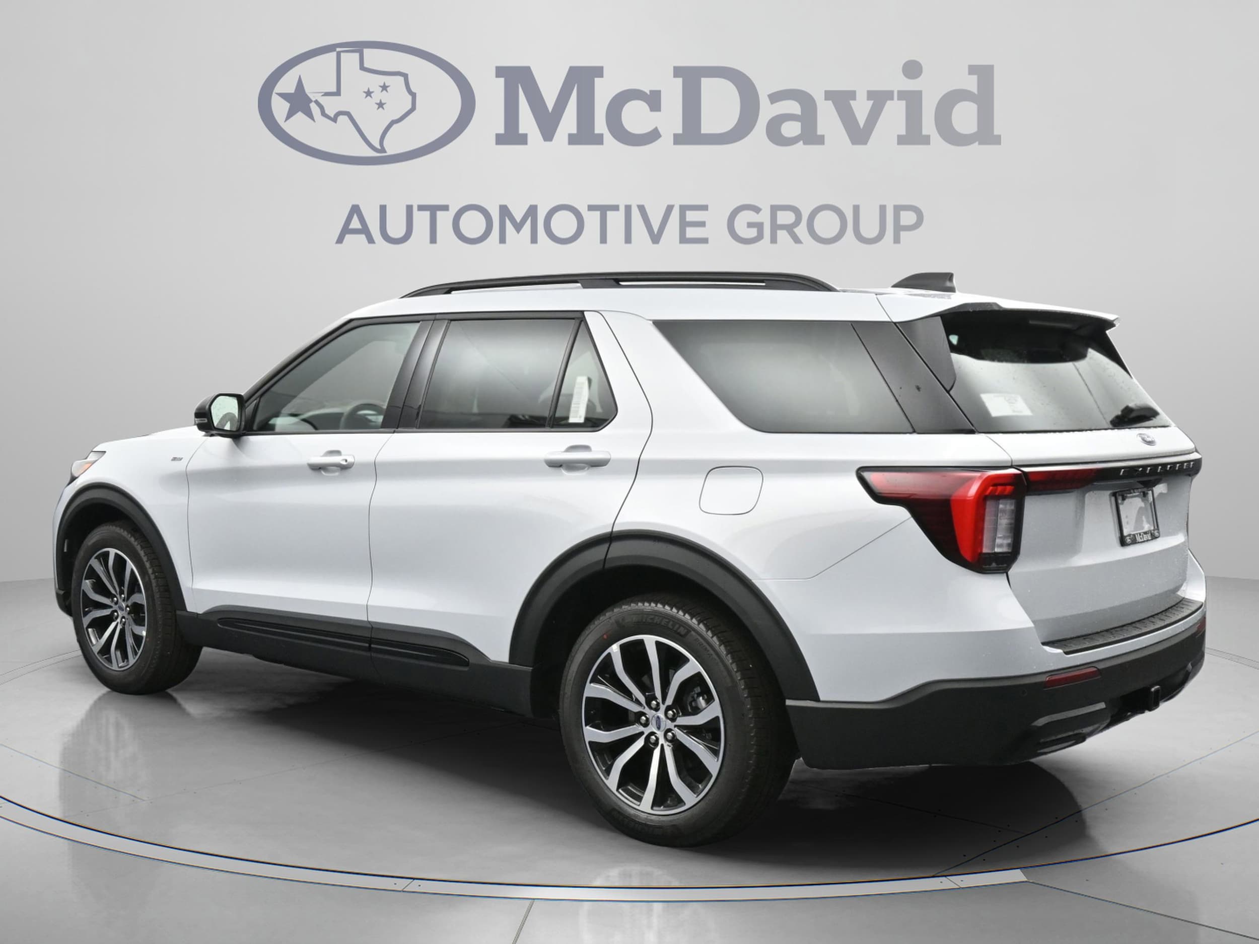 2026 Ford Explorer ST-Line - Photo 6