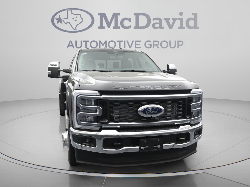 New 2026 Ford F-350 LARIAT Truck Crew Cab