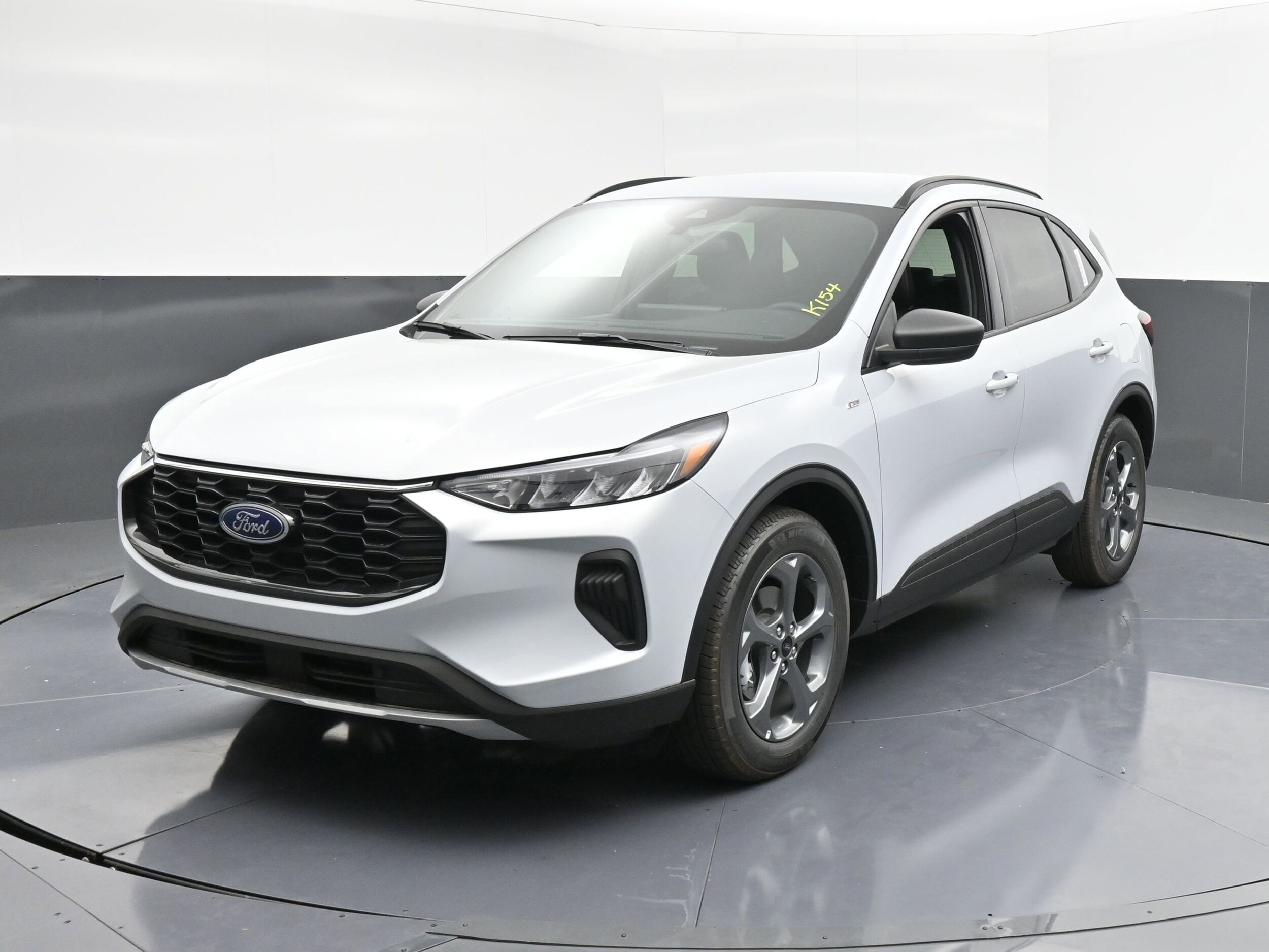 2025 Ford Escape ST-Line photo 2