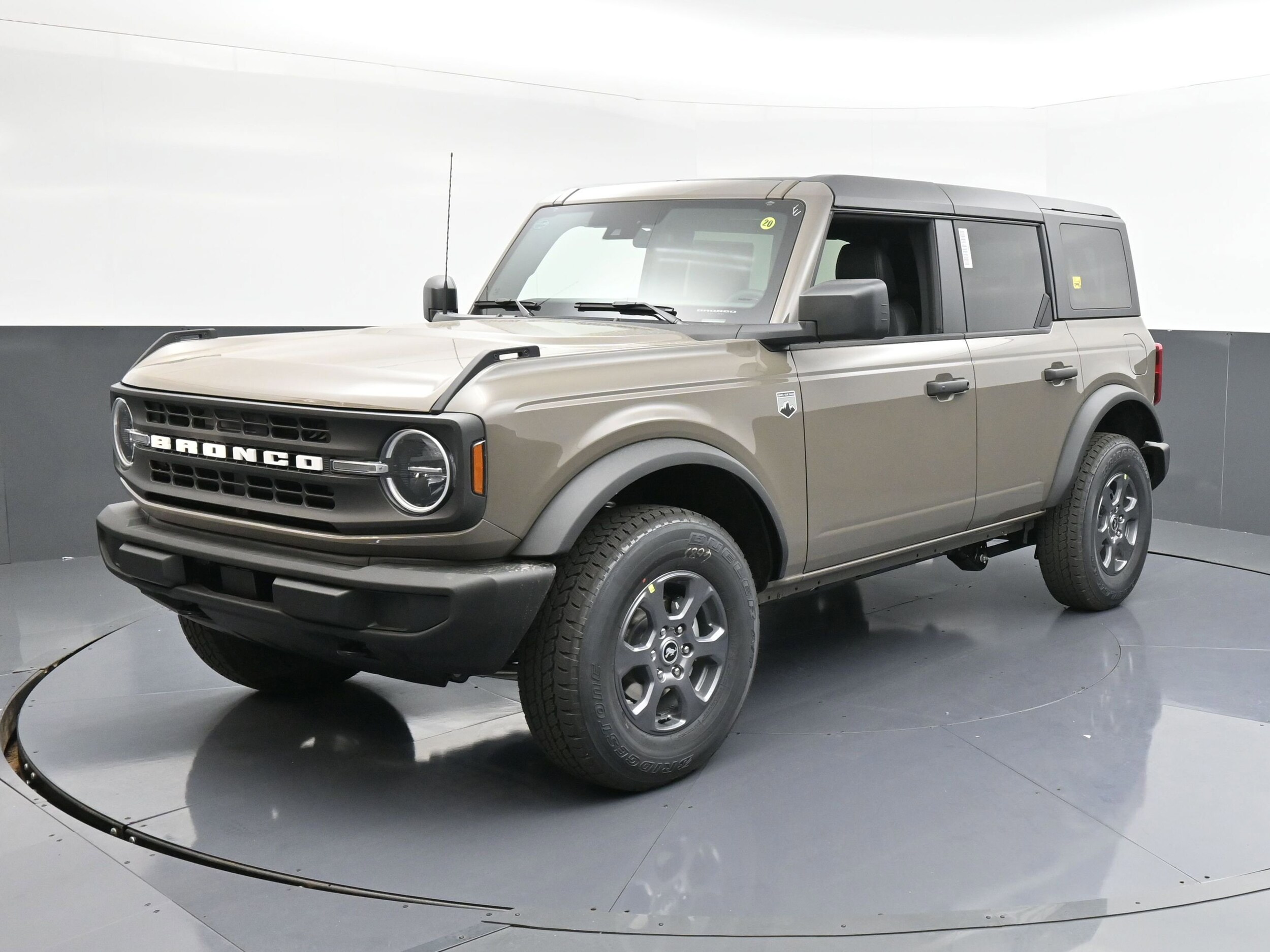 2025 Ford Bronco Big Bend photo 3