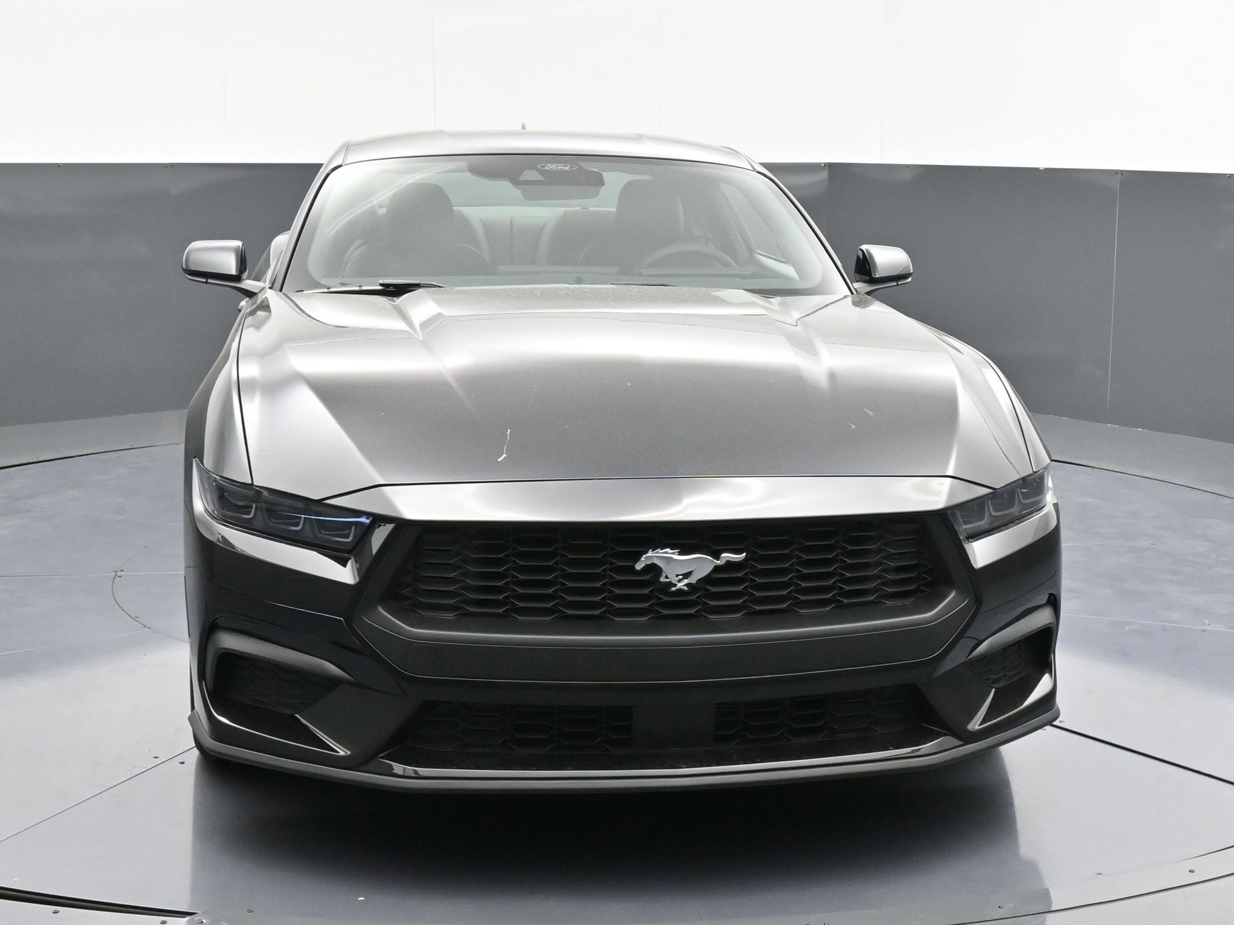 2025 Ford Mustang EcoBoost photo 2