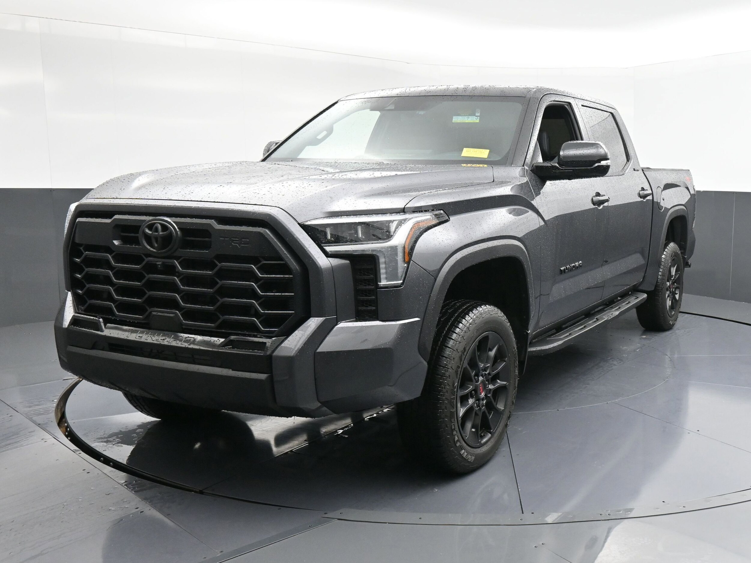 2025 Toyota Tundra Limited photo 3