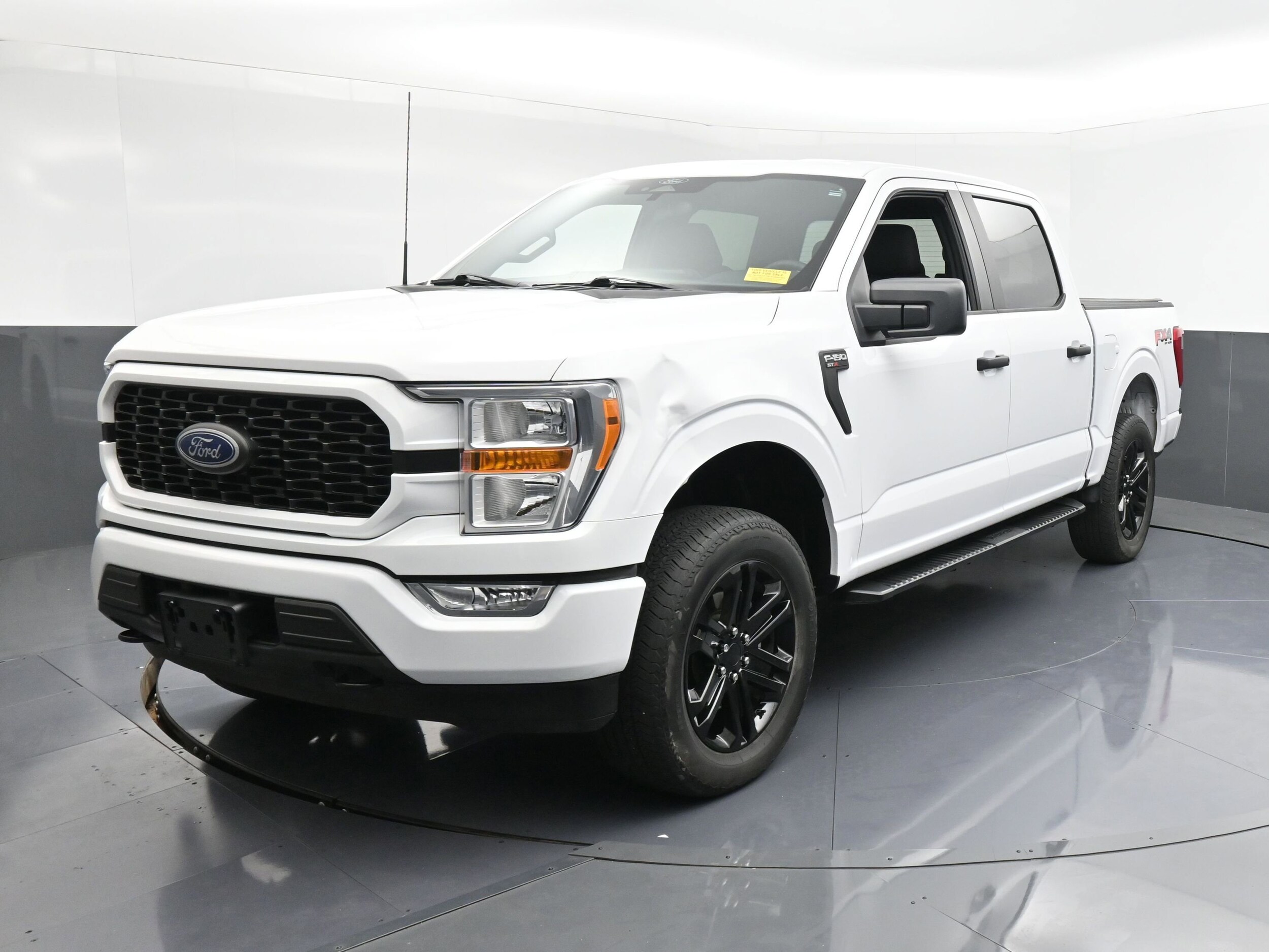 2022 Ford F-150 XL photo 3