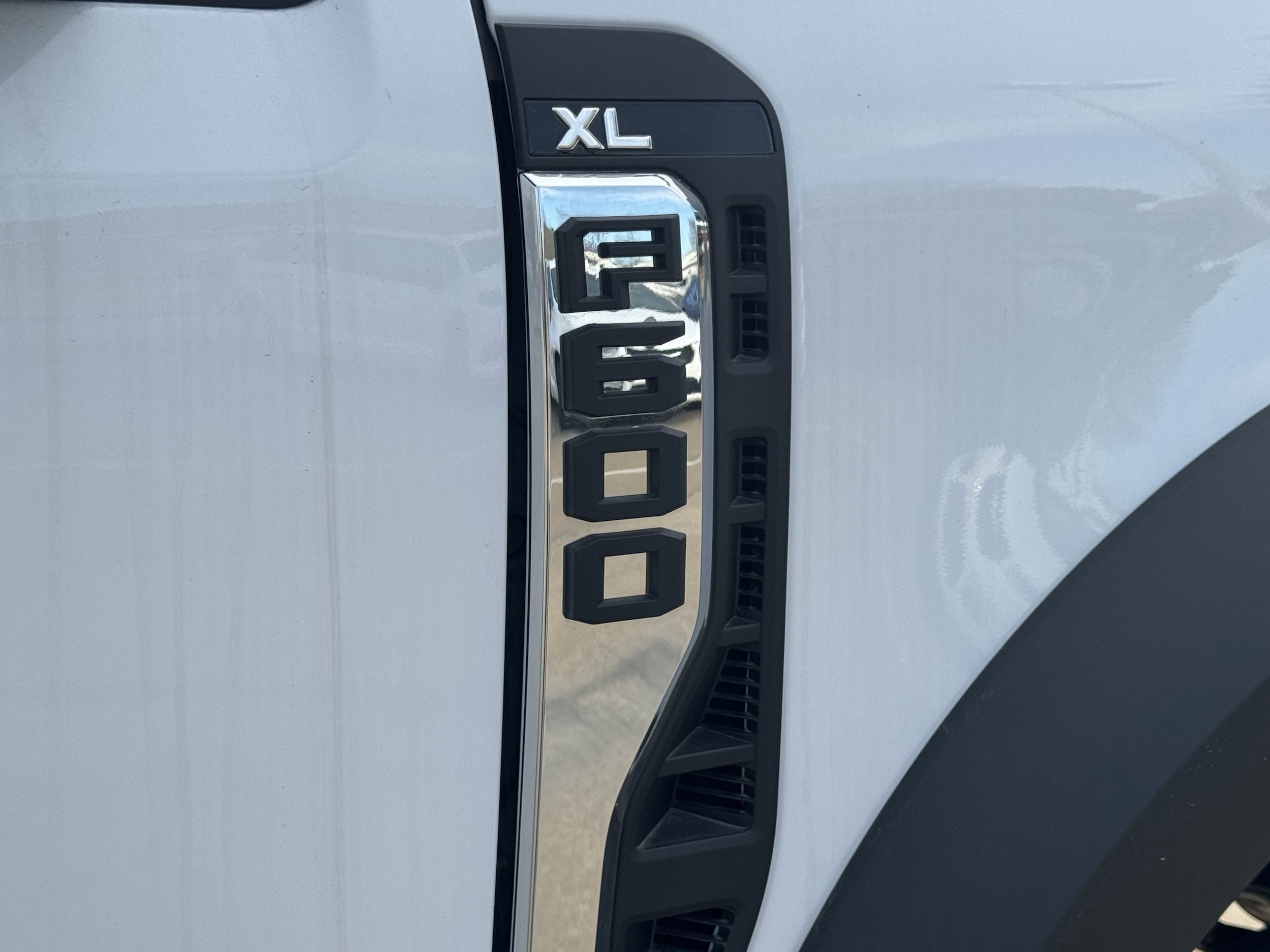 2025 Ford F-600 Super Duty Chassis Cab XL - Photo 8