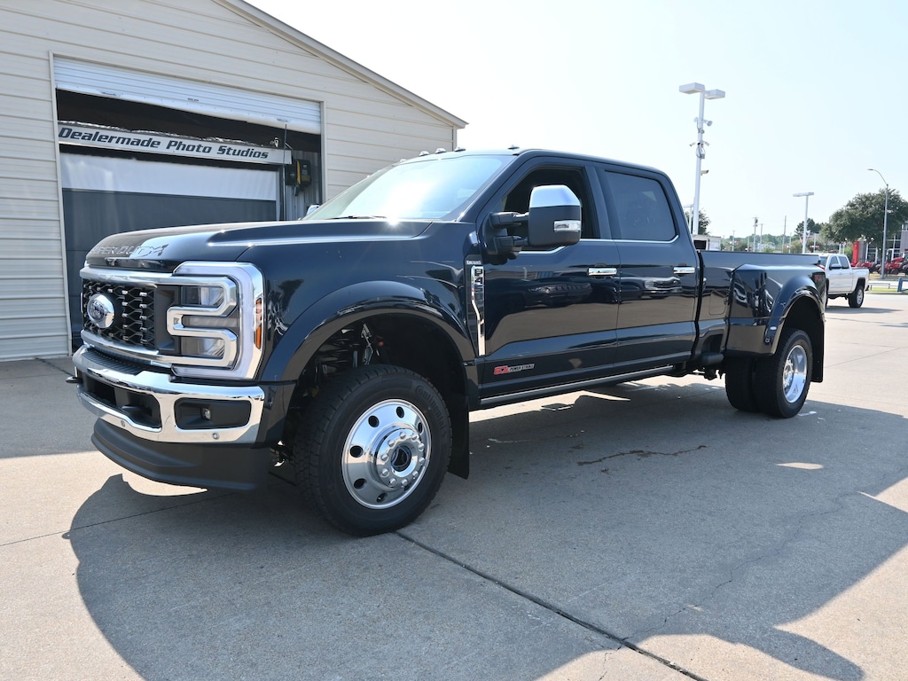 New 2025 Ford F-450 King Ranch Truck Crew Cab