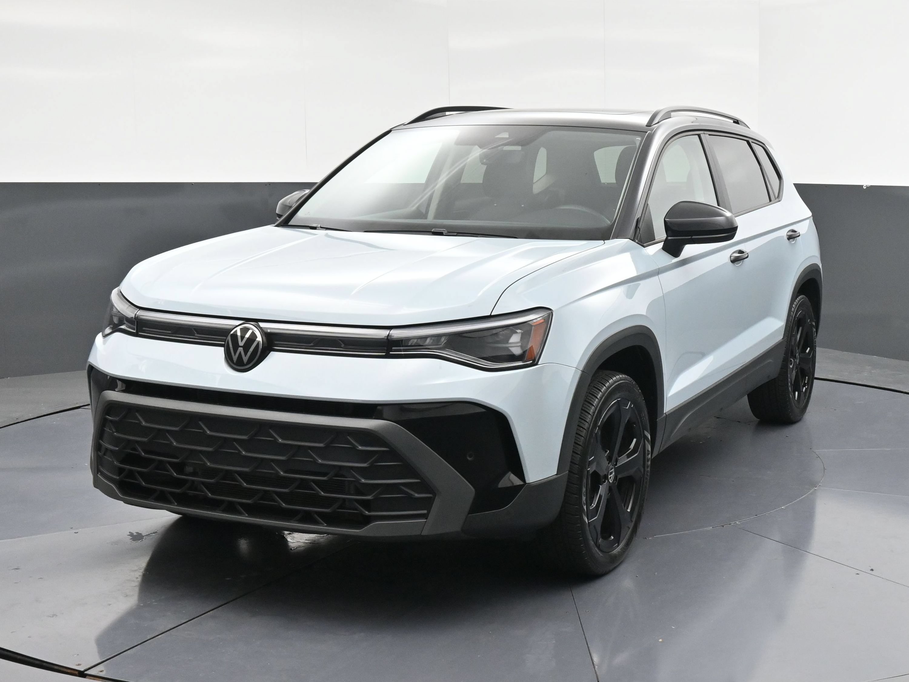 2025 Volkswagen Taos SE Black