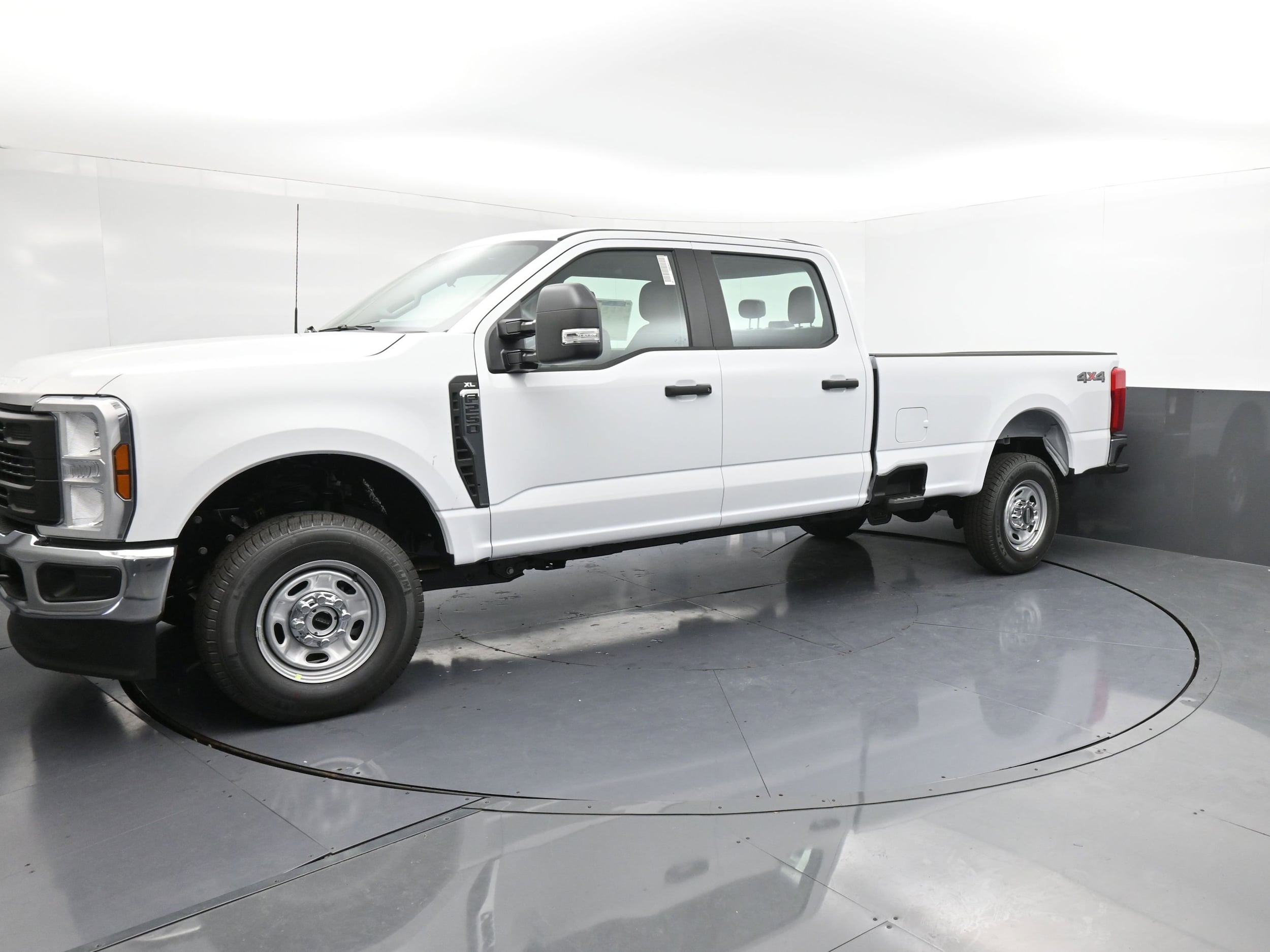 2026 Ford F-250 XL 4x4 Crew Cab 8' Box's photo