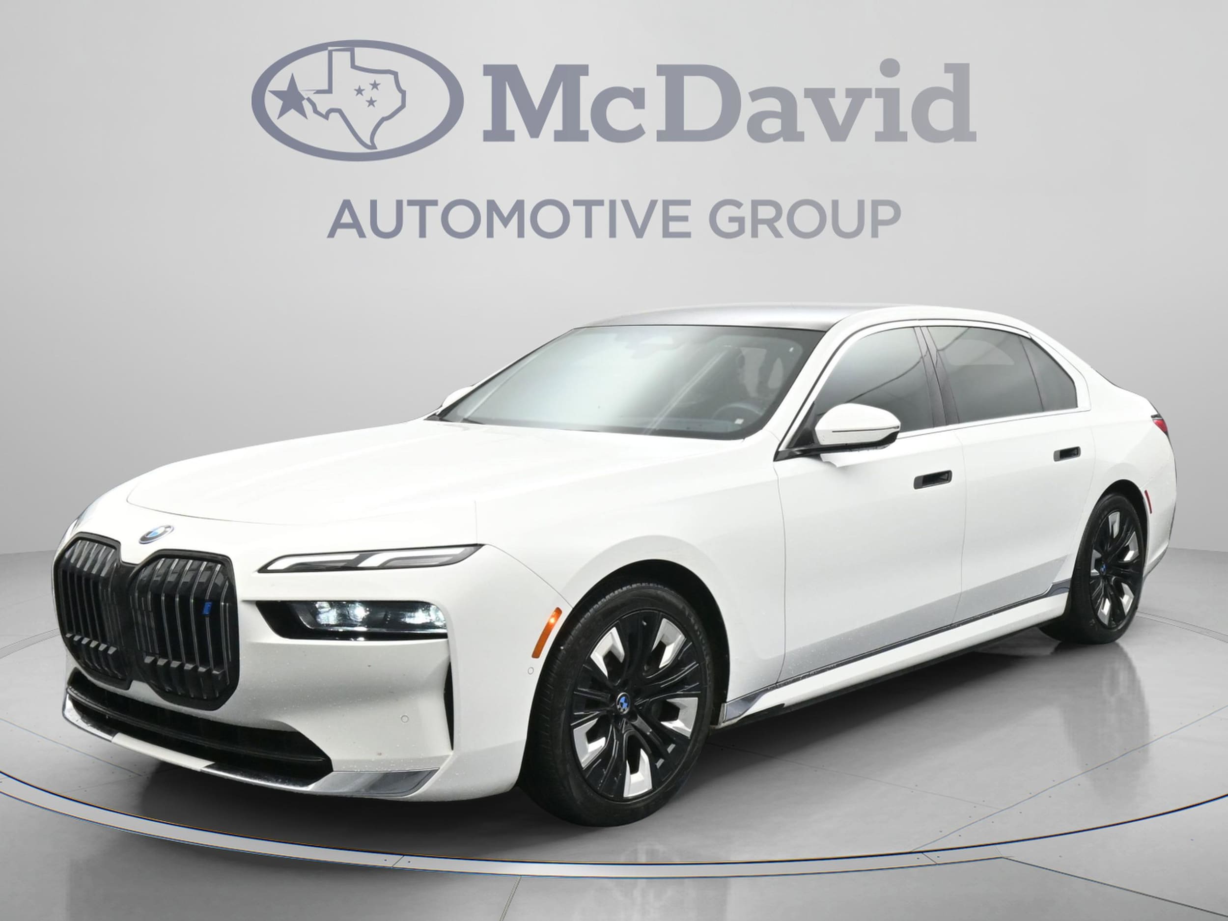 2023 BMW i7 xDrive60's photo