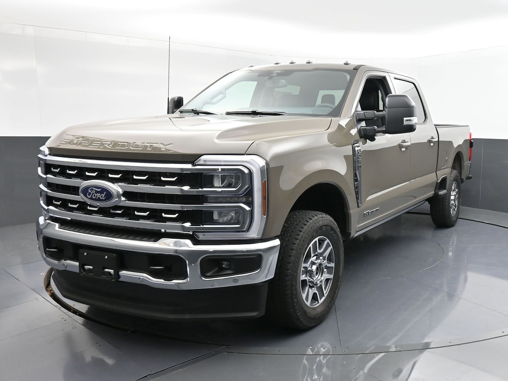 New 2026 Ford F-250 LARIAT Truck Crew Cab