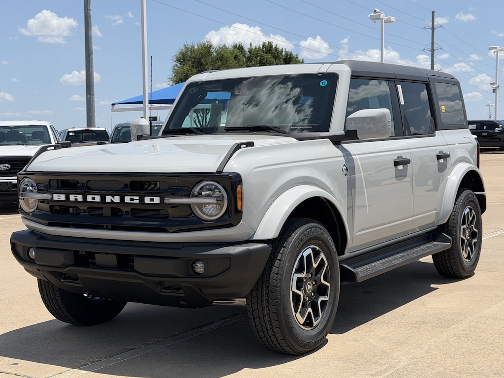 New 2026 Ford Bronco Outer Banks SUV