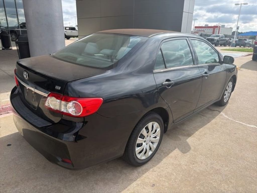 Used 2013 Toyota Corolla LE Sedan