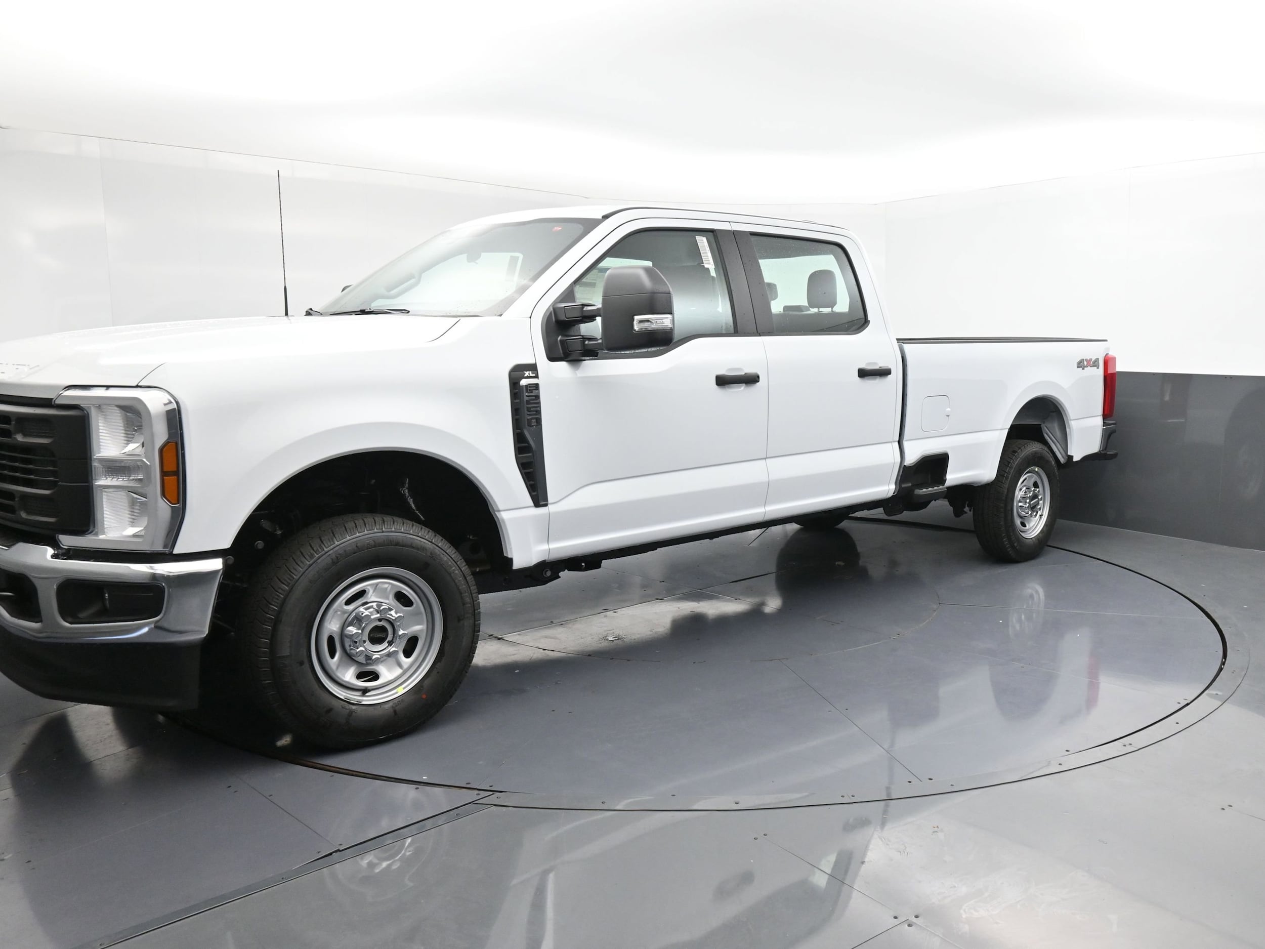 2026 Ford F-250 XL 4x4 Crew Cab 8' Box's photo