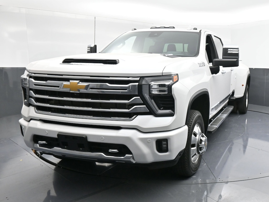 Used 2024 Chevrolet Silverado 3500 HD High Country Truck Crew Cab