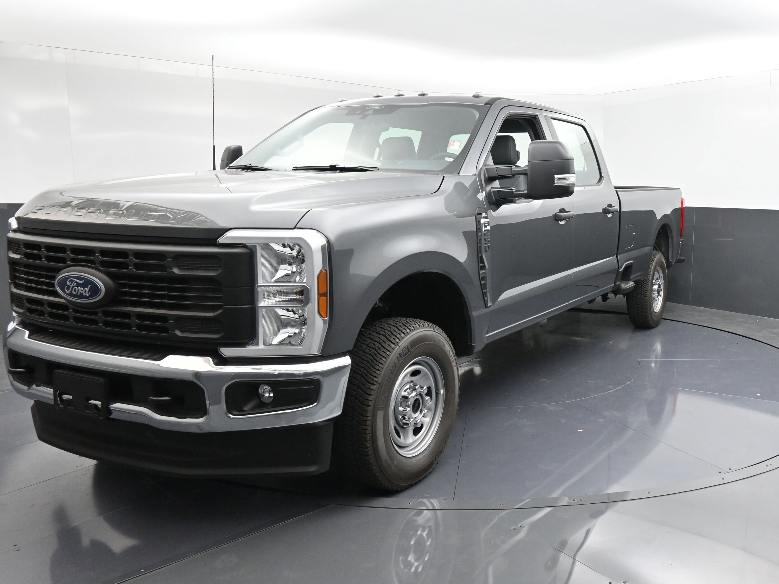2025 Ford F-250 XL photo 3