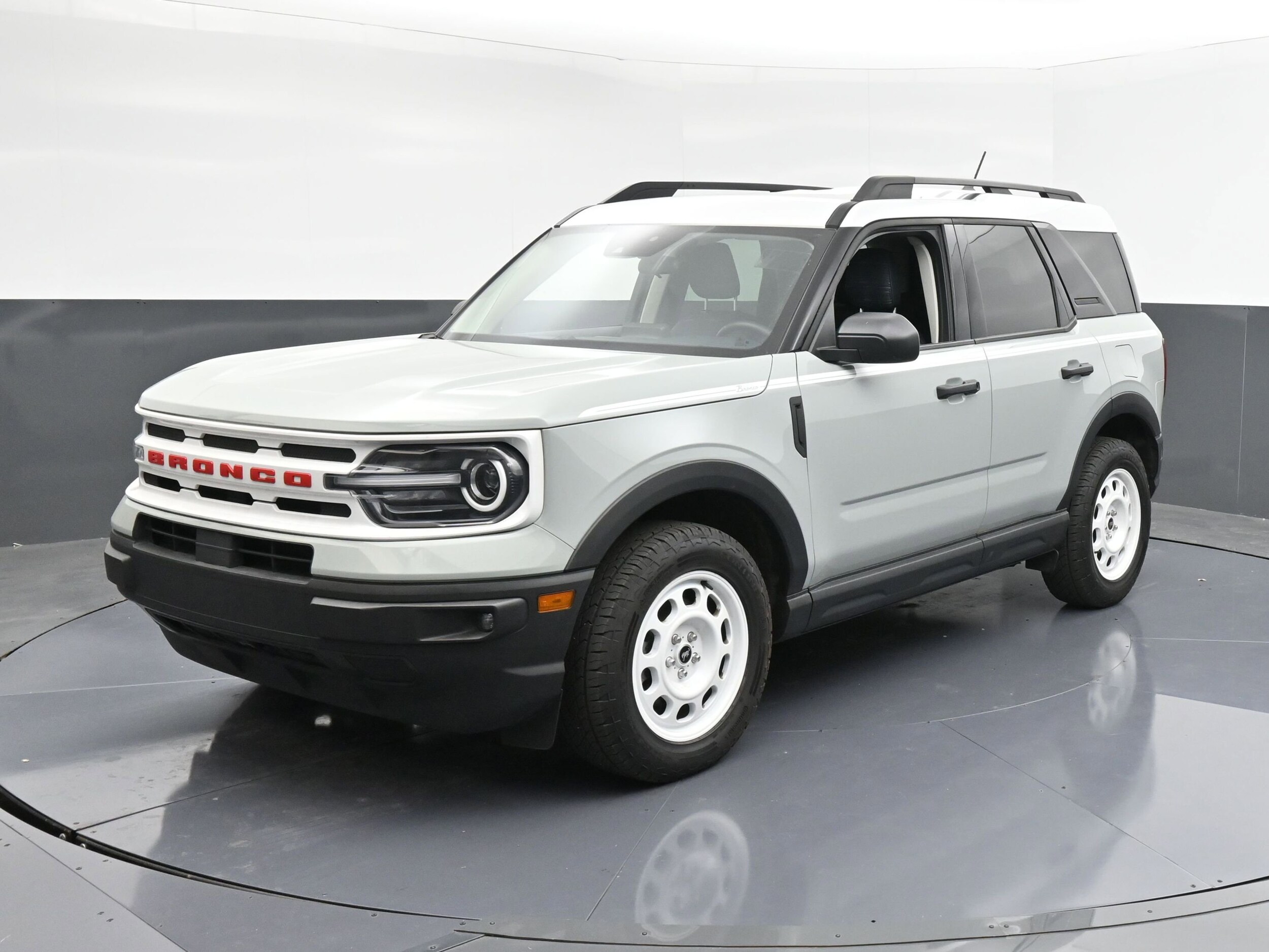 2024 Ford Bronco Sport Heritage photo 3