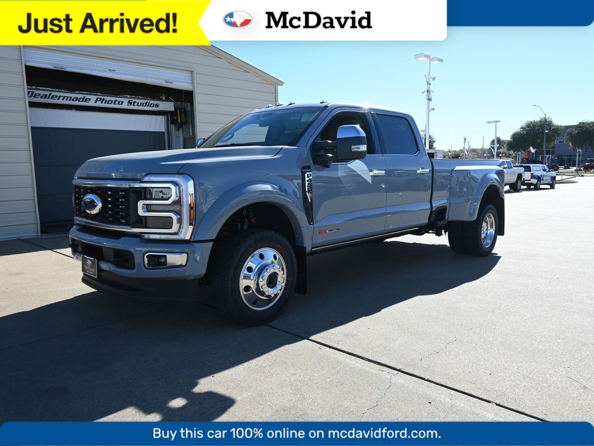 2026 Ford F-450 Super Duty Platinum's photo