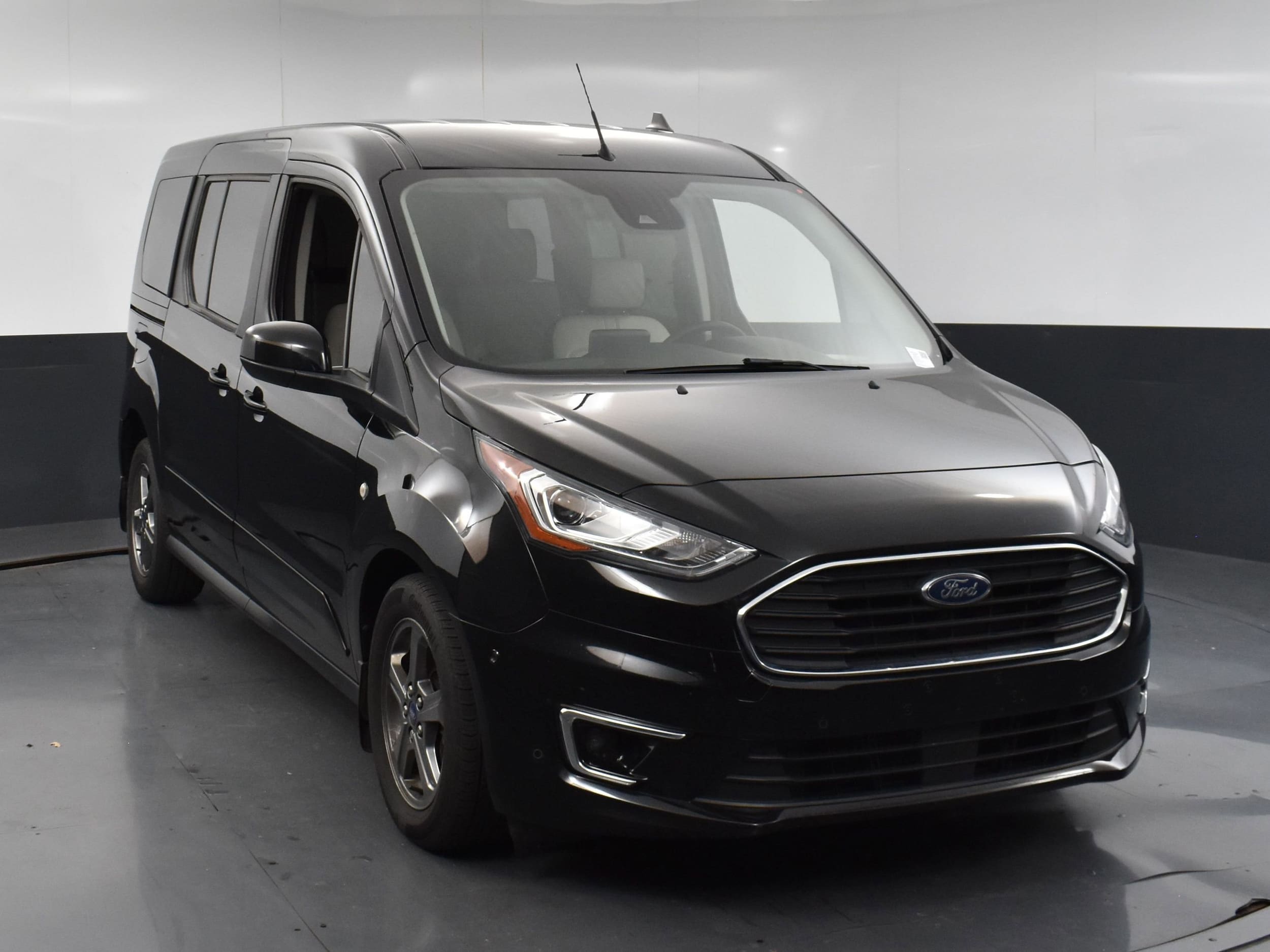 Used 2022 Ford Transit Connect Titanium with VIN NM0GE9G22N1513681 for sale in Fort Worth, TX