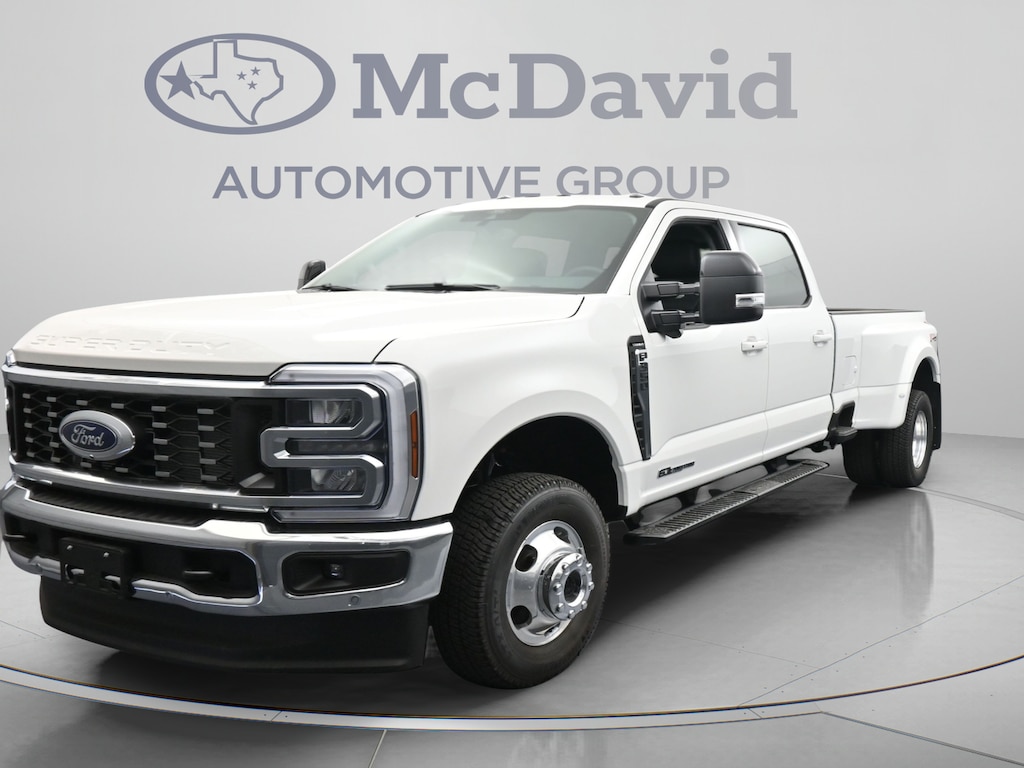 New 2026 Ford F-350 LARIAT Truck Crew Cab
