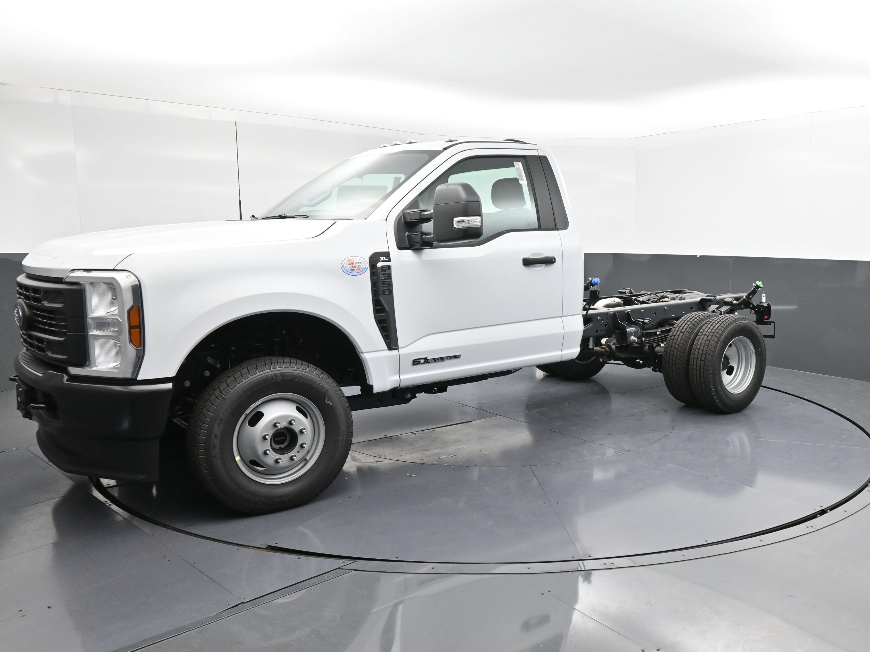 Ford F-350 Chassis