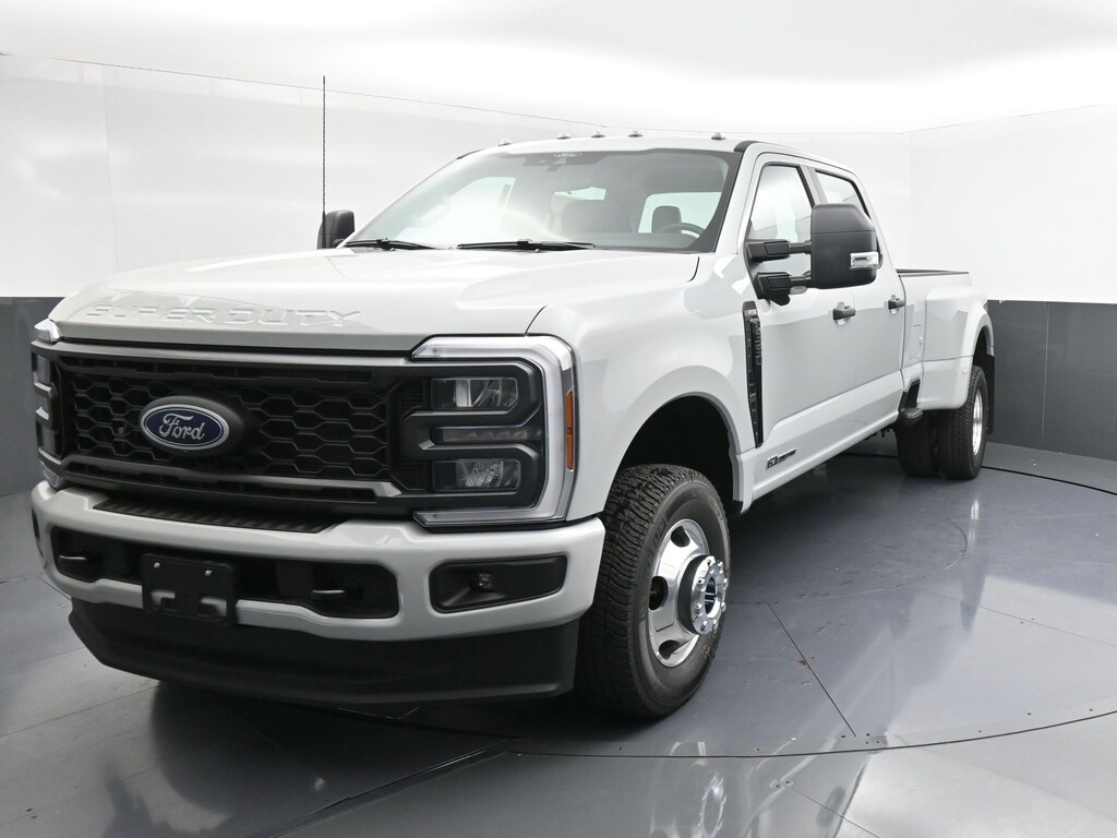 New 2026 Ford F-350 XL Truck Crew Cab