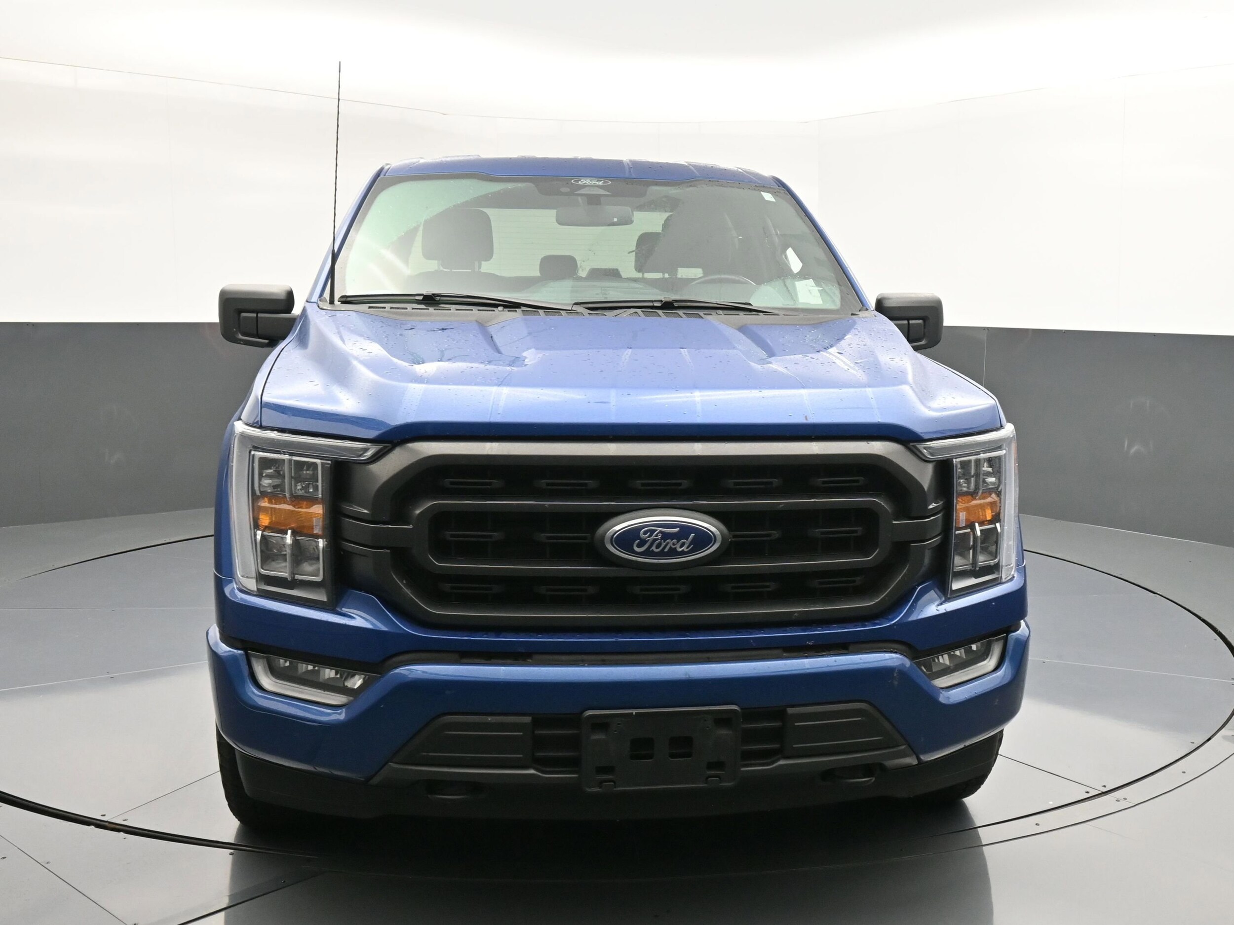 2022 Ford F-150 XLT photo 2