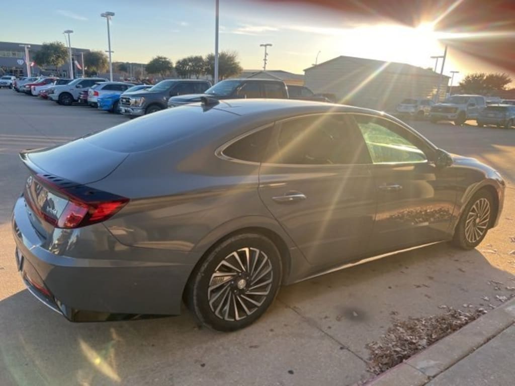 Used 2022 Hyundai Sonata Hybrid Limited Sedan