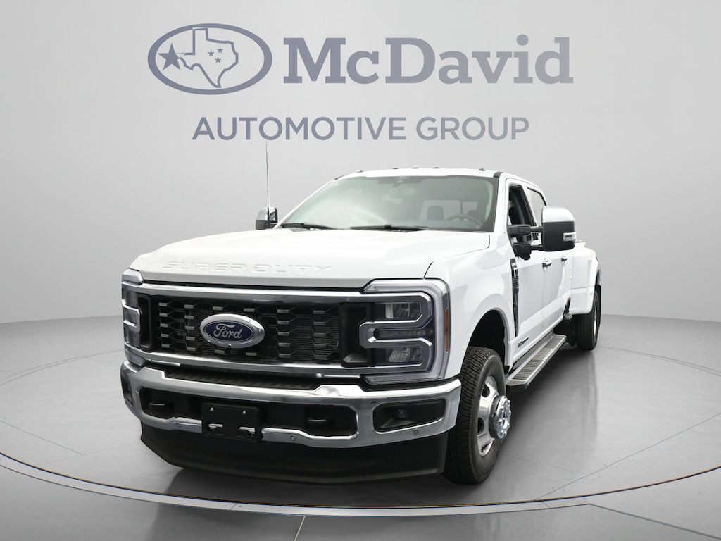 New 2026 Ford F-350 LARIAT Truck Crew Cab