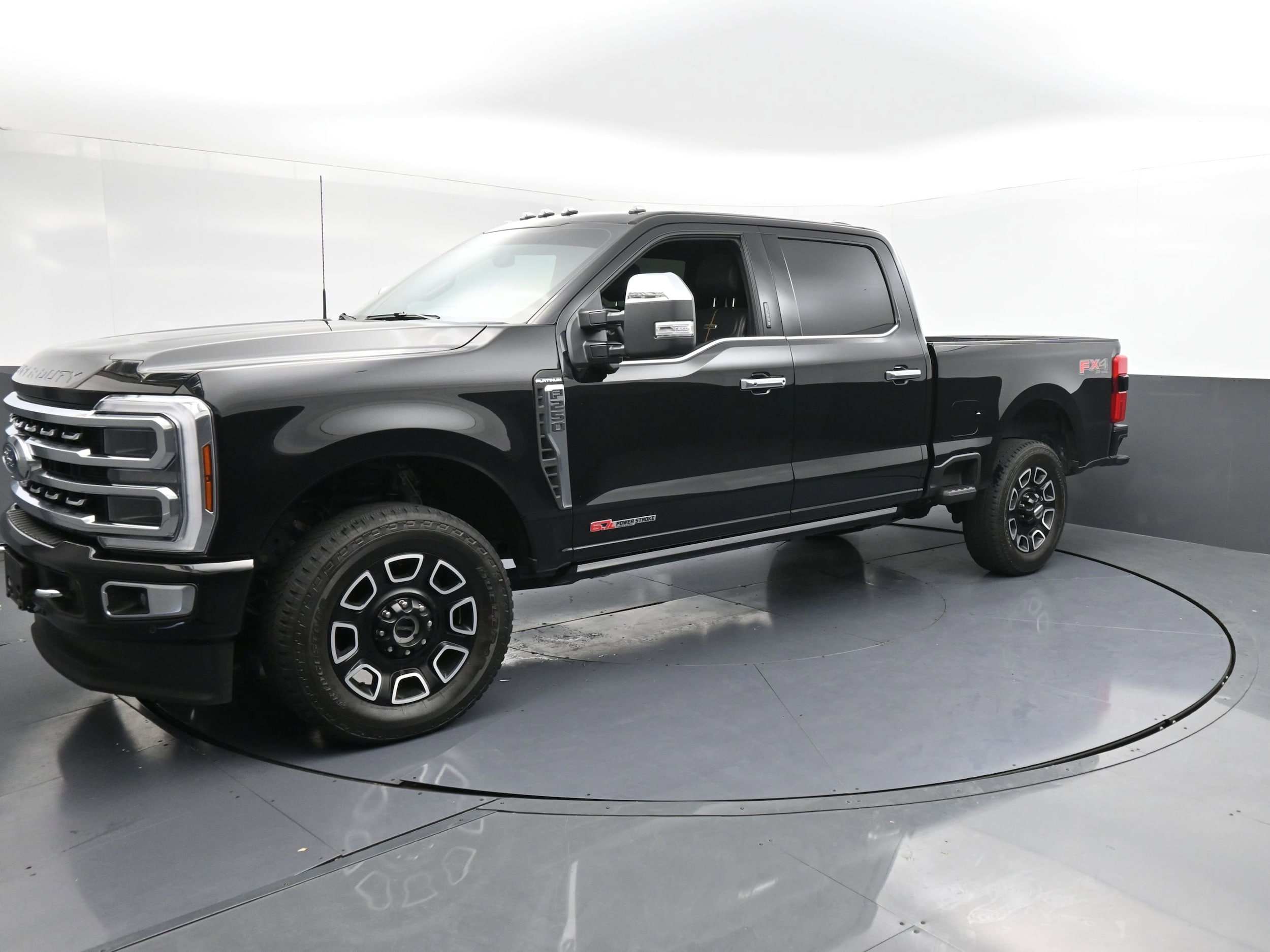 2024 Ford F-250 Platinum 4x4 Crew Cab 8' Box's photo