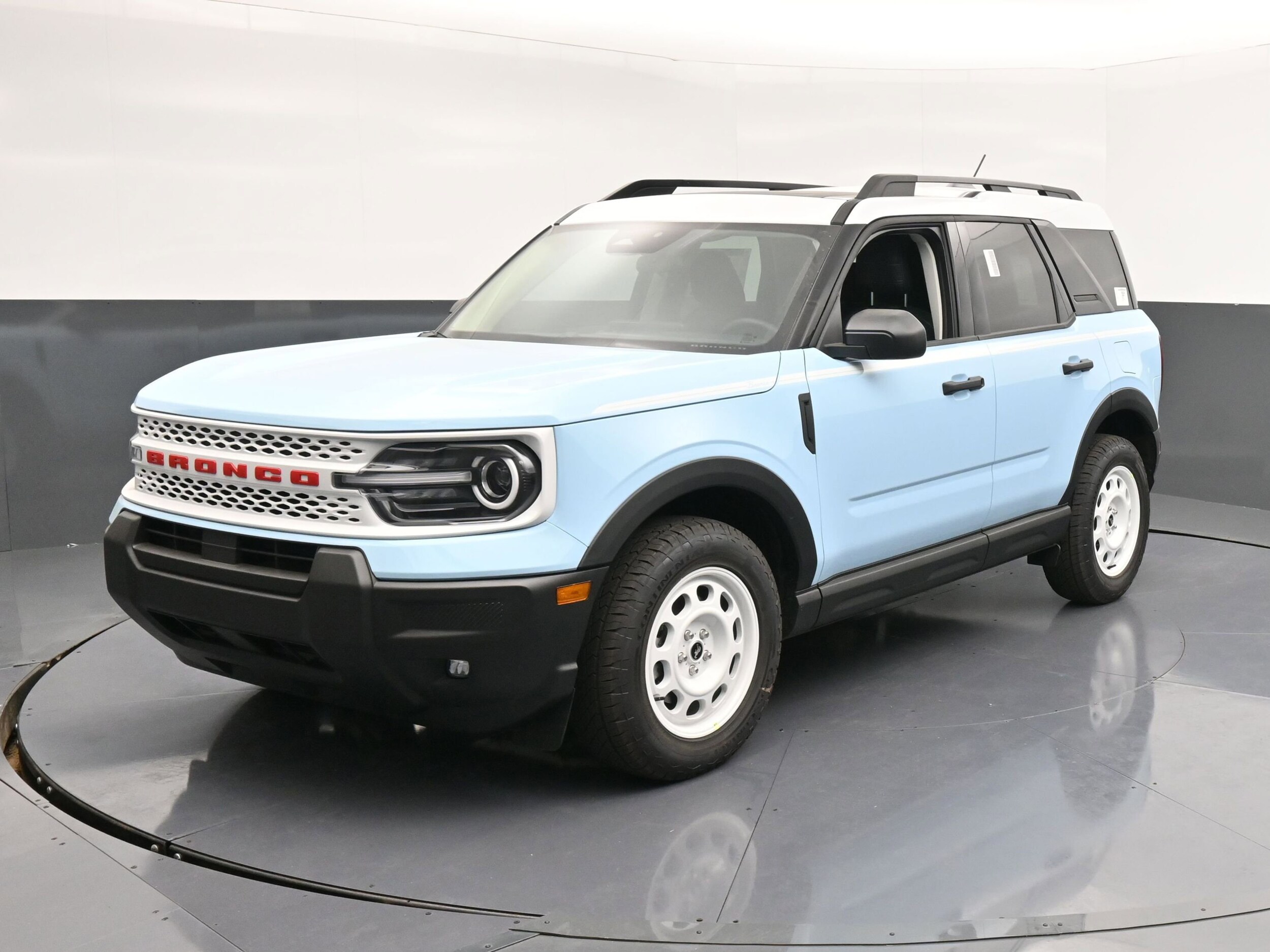 2025 Ford Bronco Sport Heritage photo 3