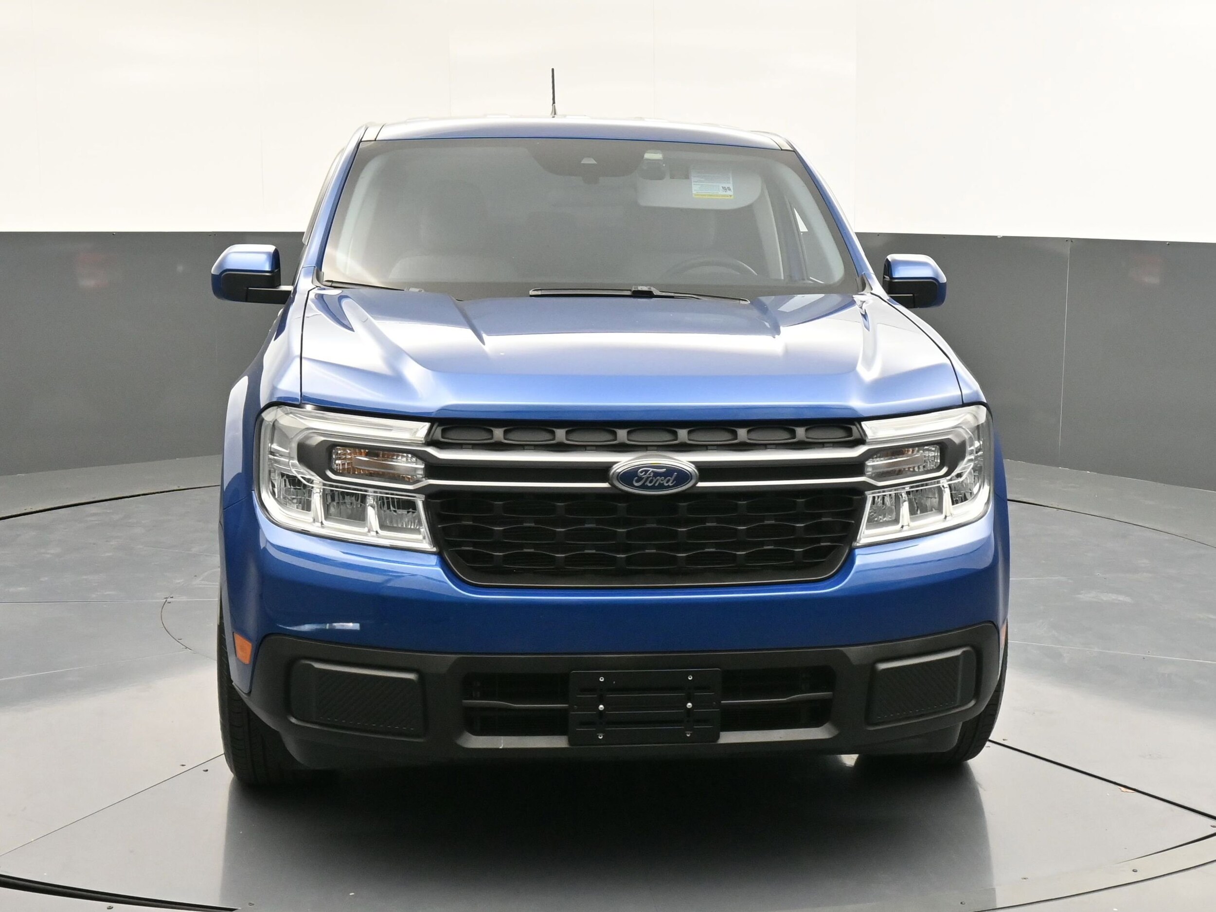 2023 Ford Maverick XLT photo 2