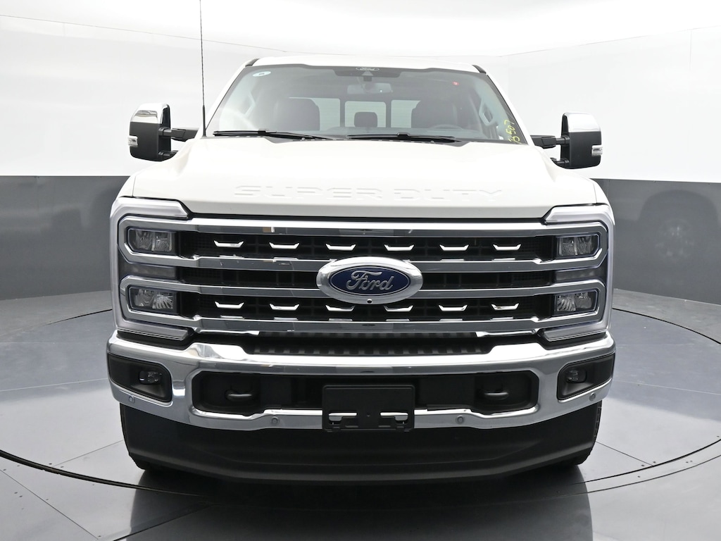 New 2026 Ford F-250 LARIAT Truck Crew Cab
