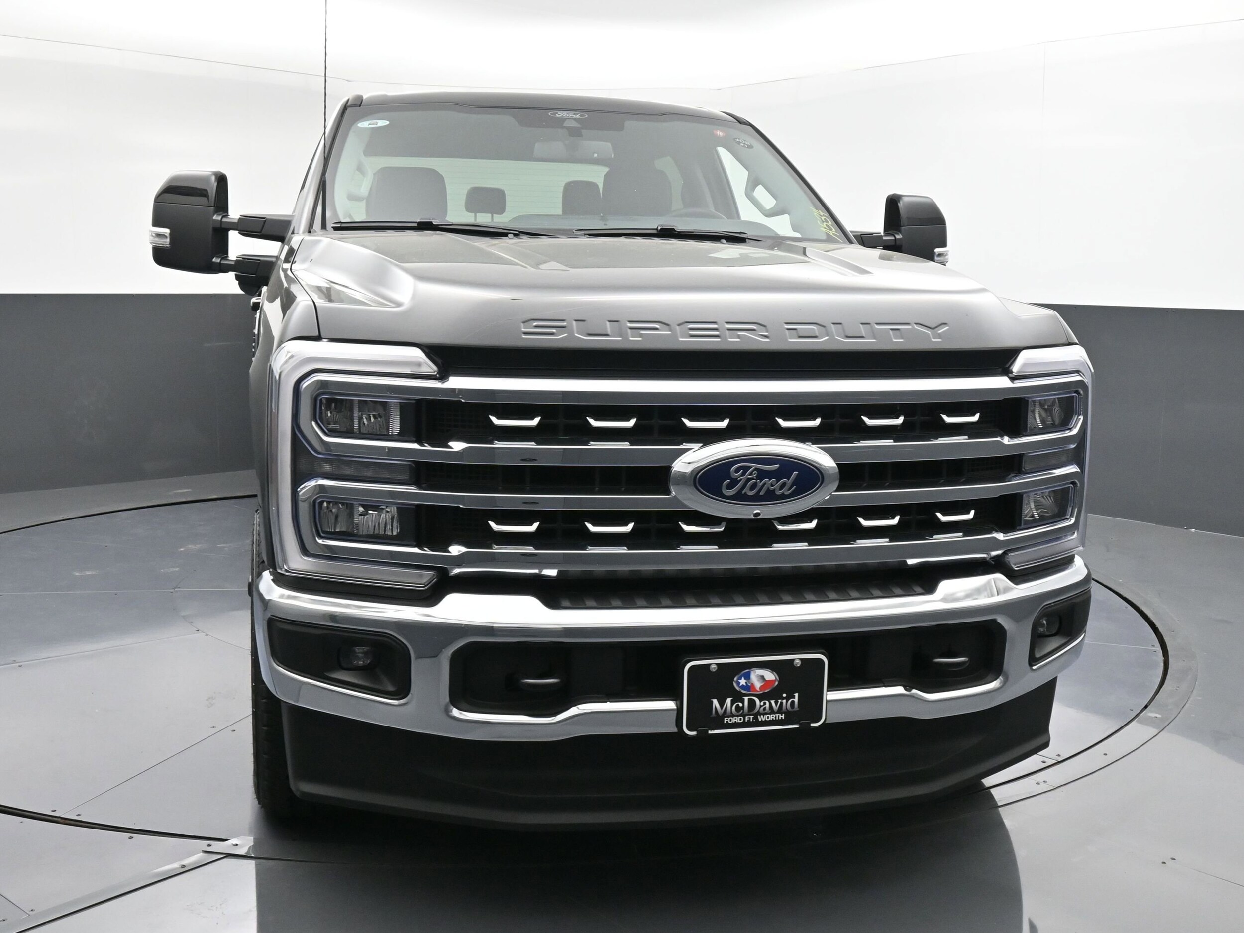 2026 Ford F-350 Lariat photo 2