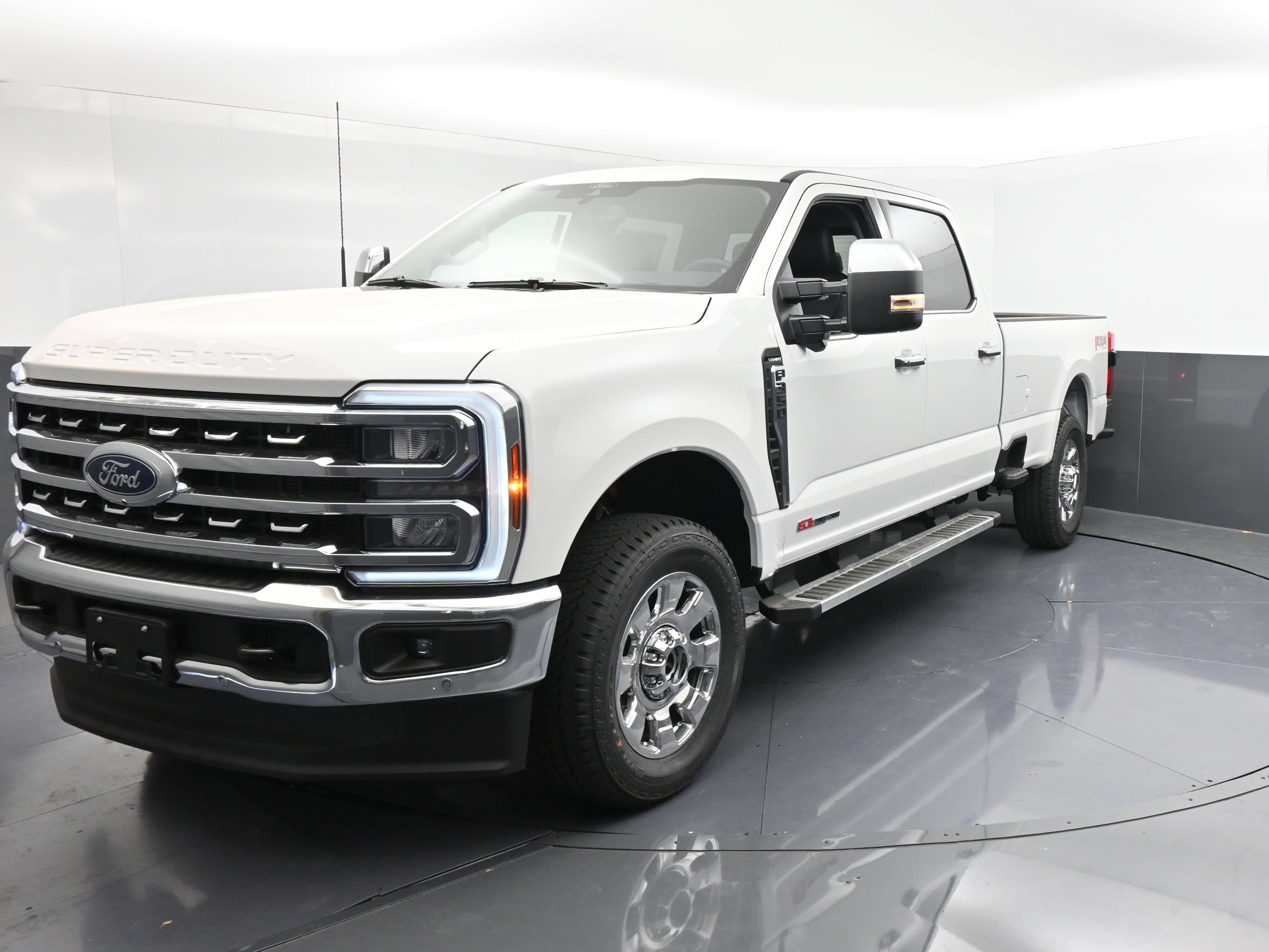 New 2026 Ford F-350 LARIAT Truck Crew Cab