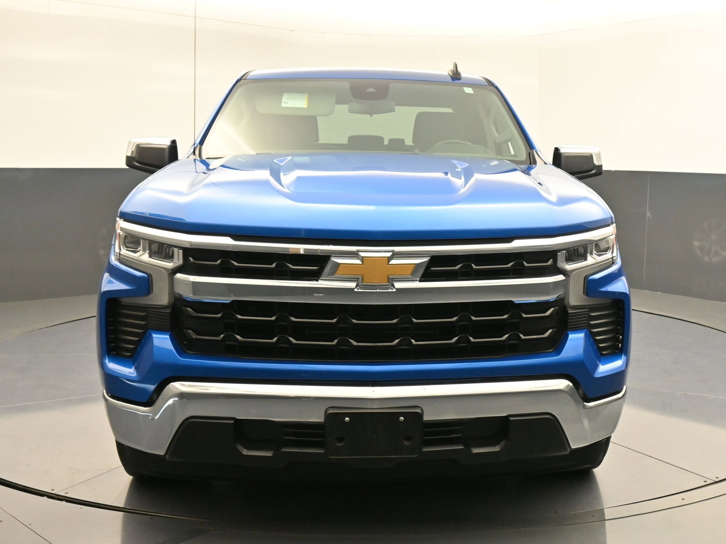 2024 Chevrolet Silverado 1500 LT Texas Edition photo 2