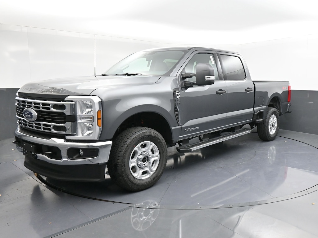 New 2026 Ford F-250 XLT Truck Crew Cab