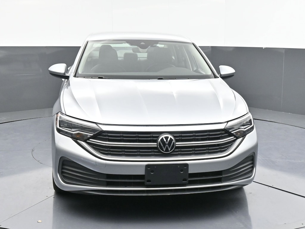 Used 2024 Volkswagen Jetta SE Sedan